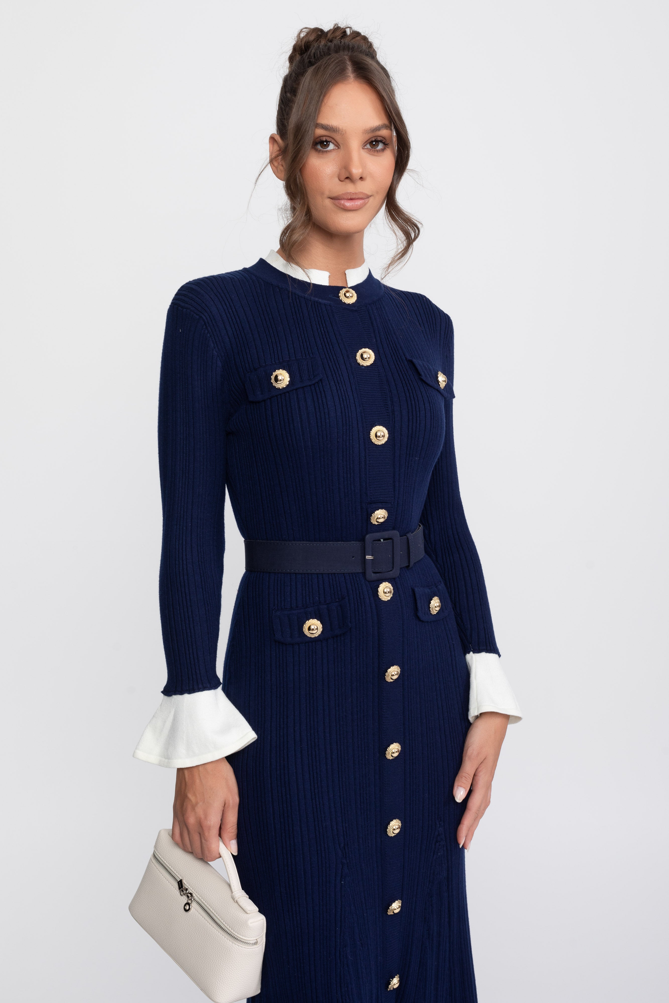 Rochie midi tricotată cu nervuri, cu centură, manșete și guler albe - Navy