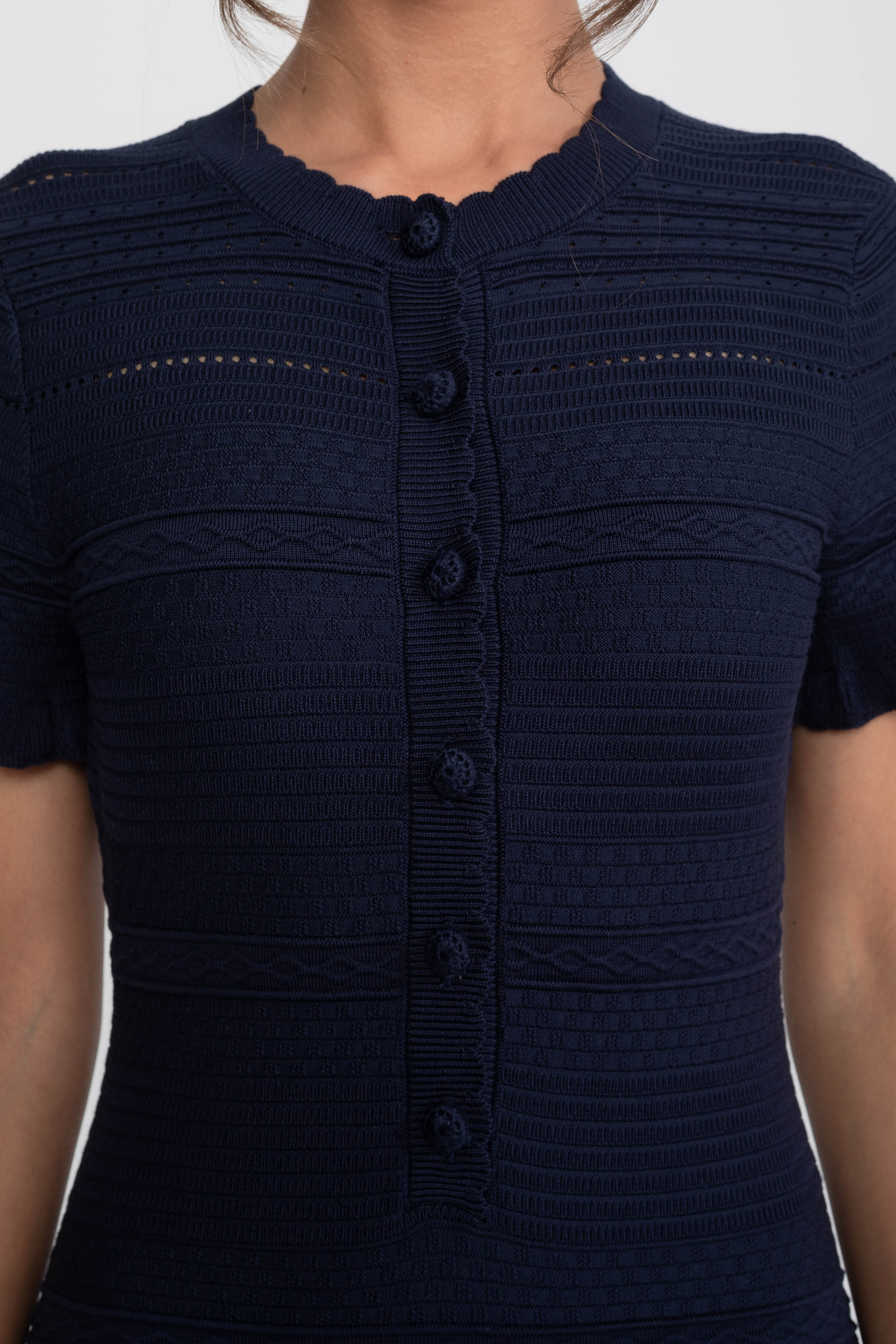 Rochie midi tricotată cu tiv în volane și închidere cu nasturi în față - Navy
