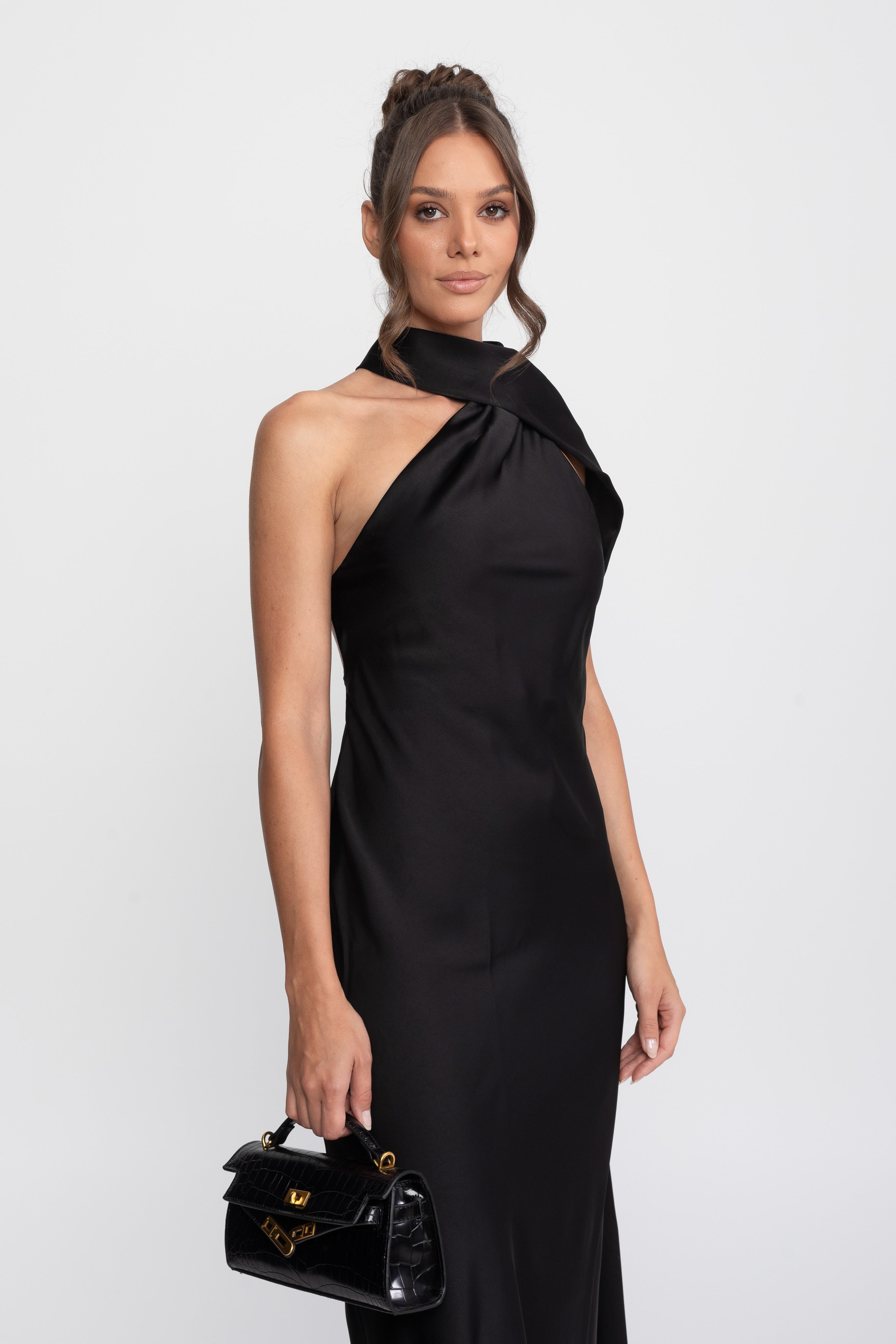 Rochie slip din satin cu halter răsucit și decolteu asimetric - Negru