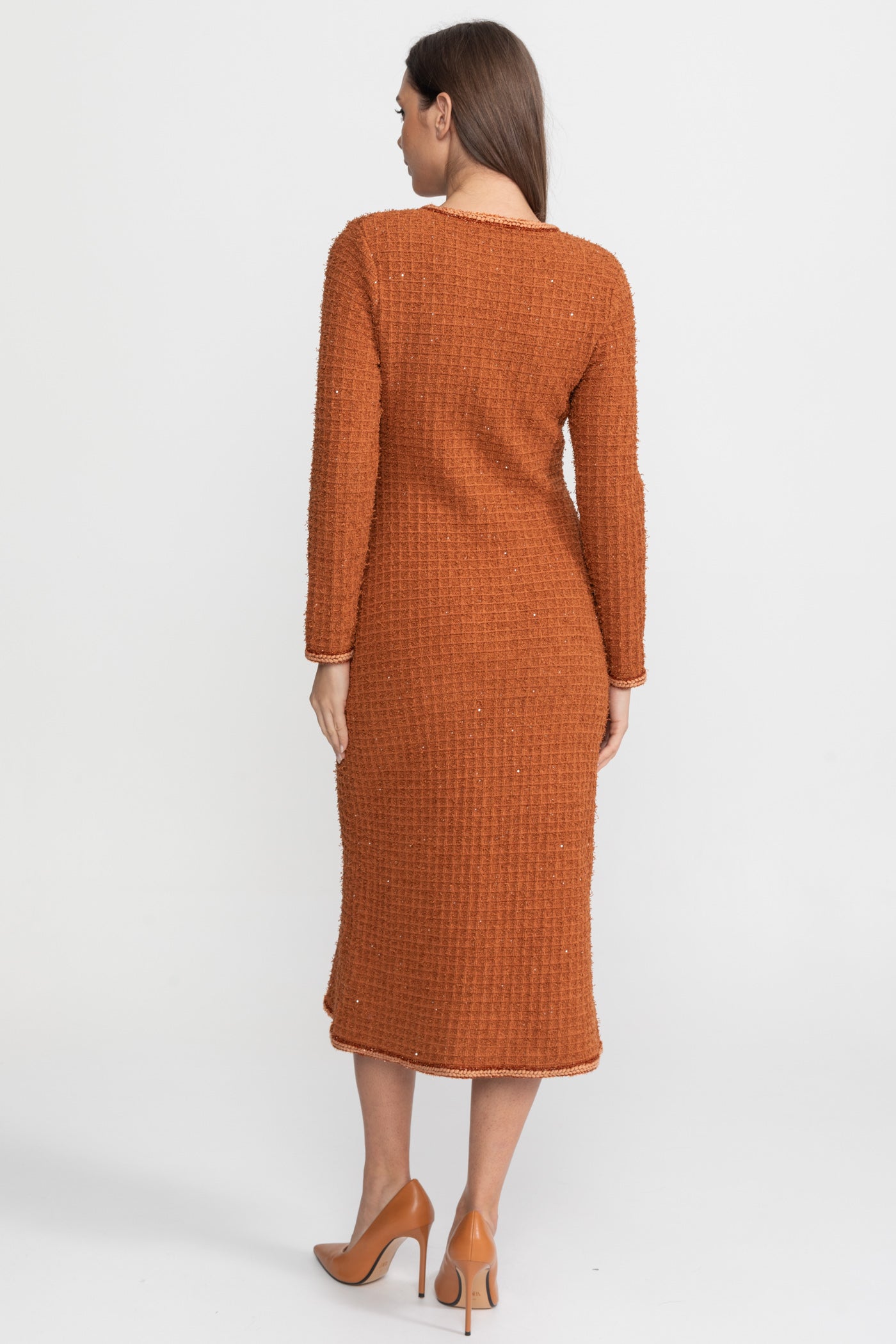 Rochie Midi din Tweed Texturat cu Detaliu de Nasturi cu Cristale – Rust