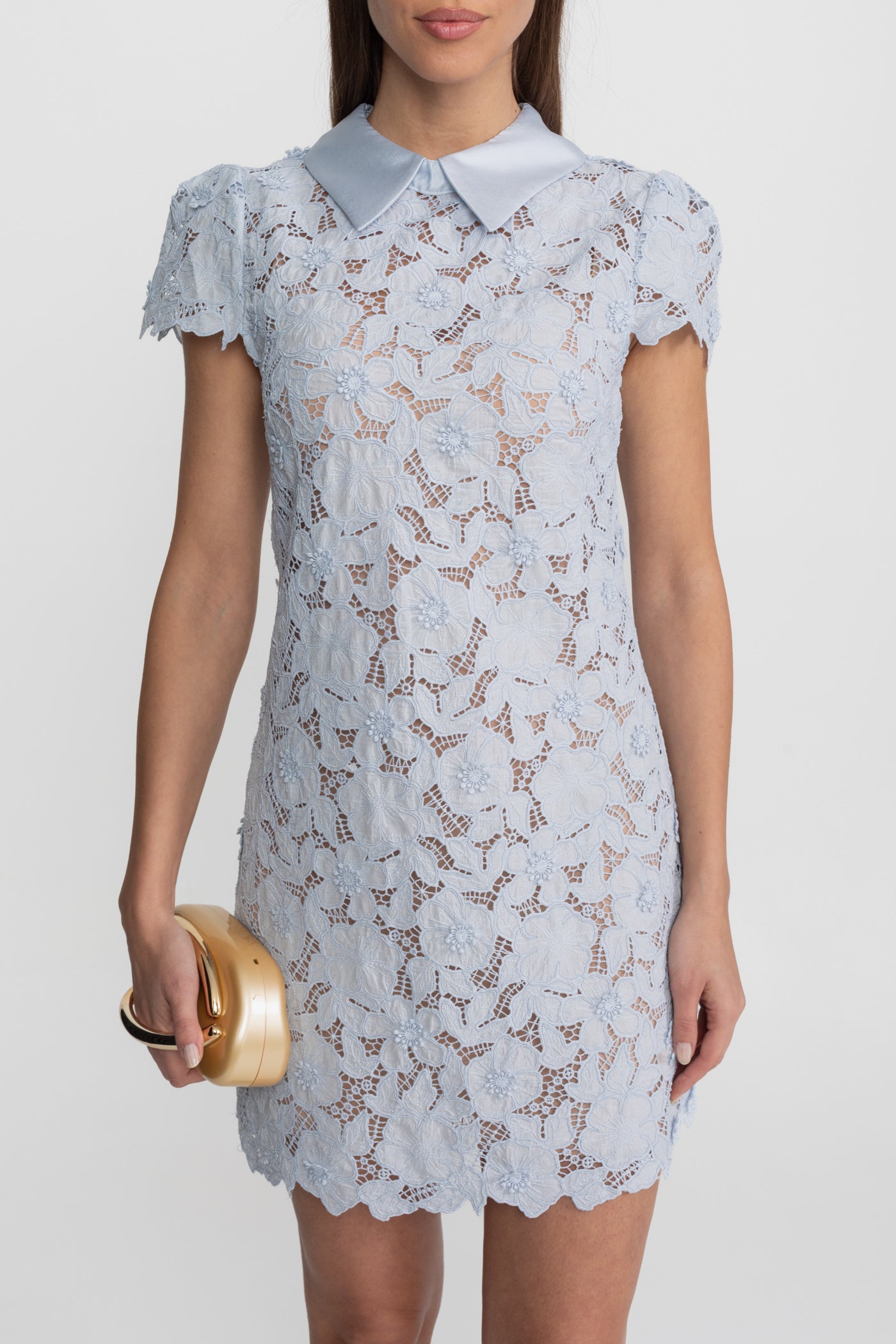 Rochie Mini din Dantelă Florală cu Guler din Satin – baby blue