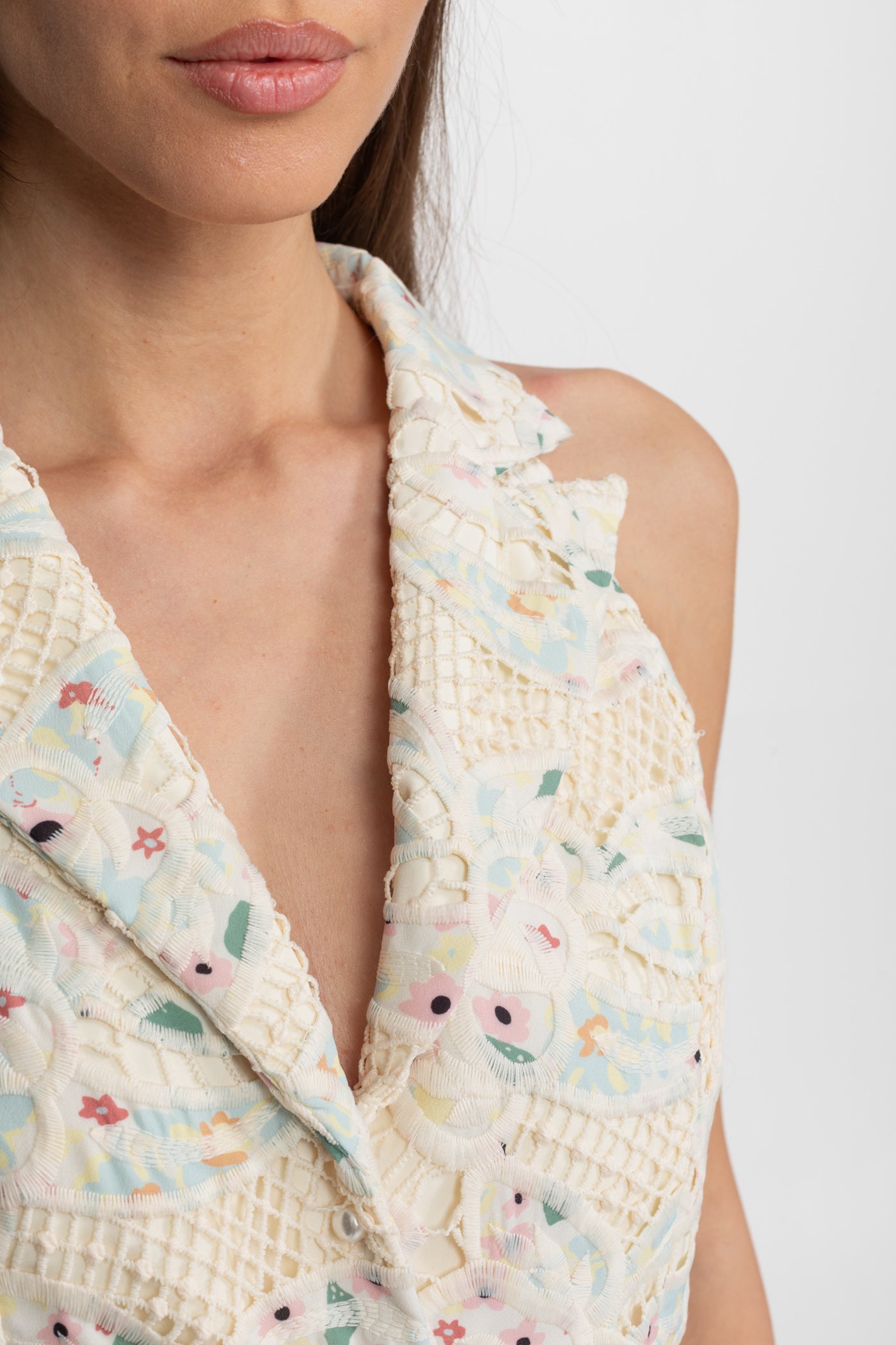 Rochie midi halter din dantelă cu talie accesorizată cu curea – Ivoire