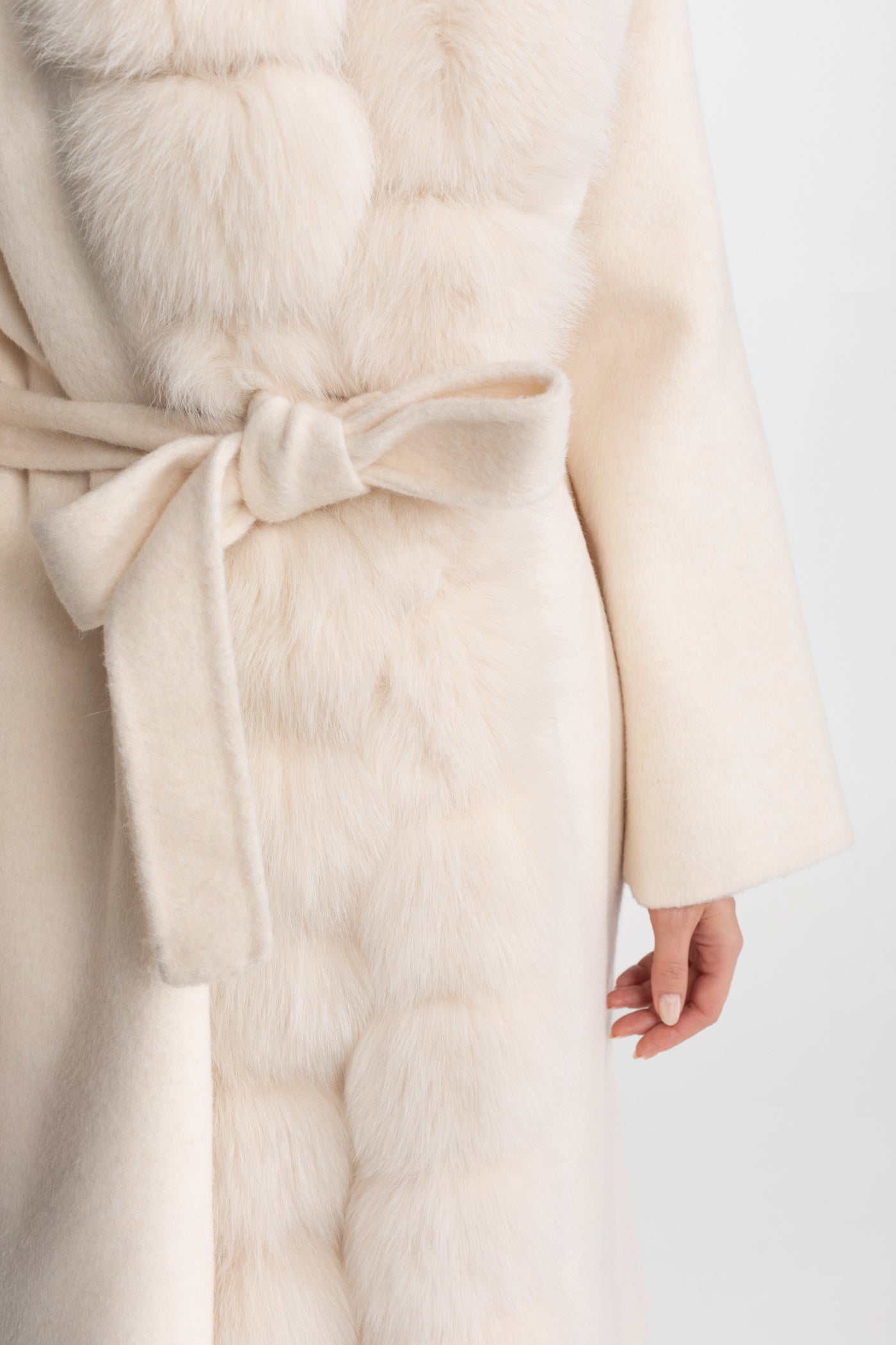 Wool Long Coat with Fox Fur Front – Ivoire