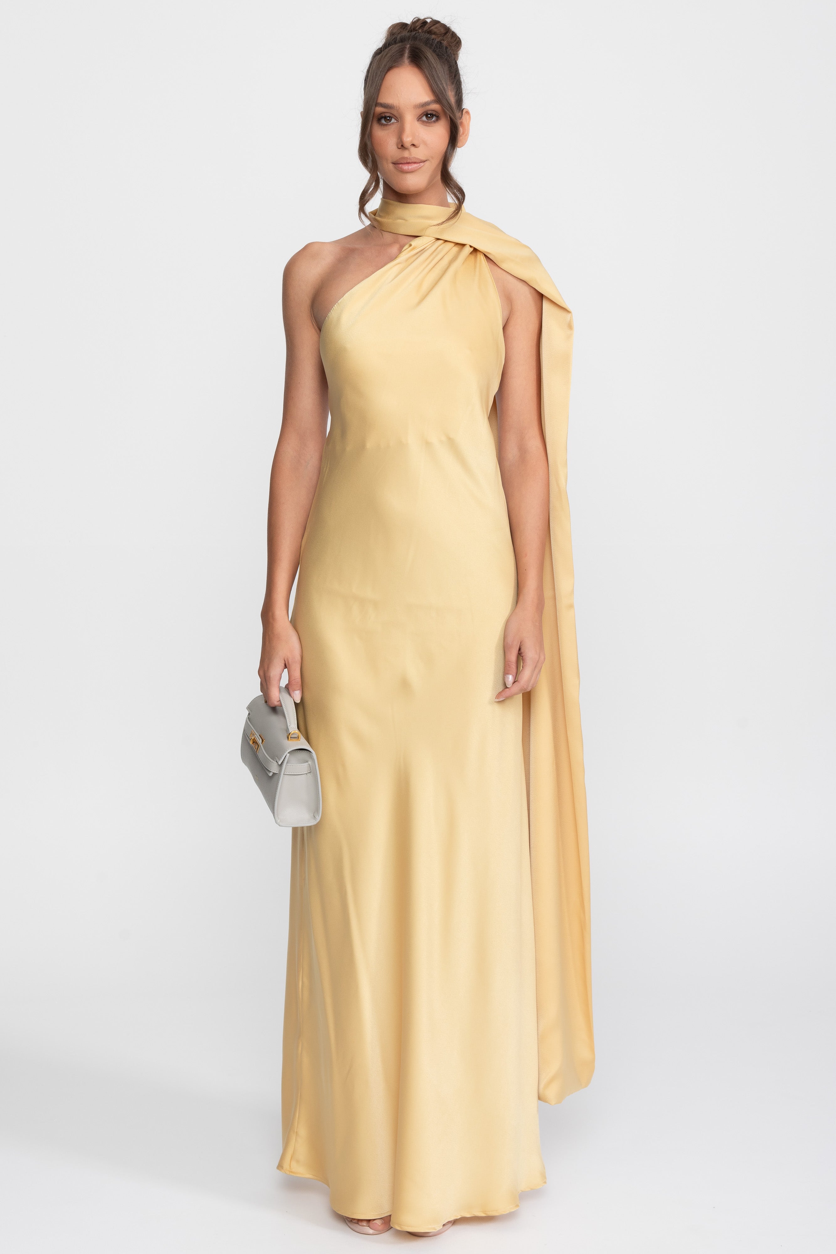 Rochie slip din satin cu halter răsucit și decolteu asimetric - Galben