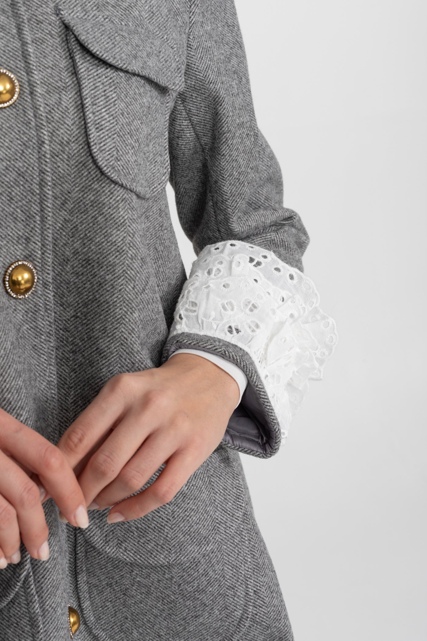 Palton Mini cu Guler din Dantelă Împodobit cu Perle – Gri