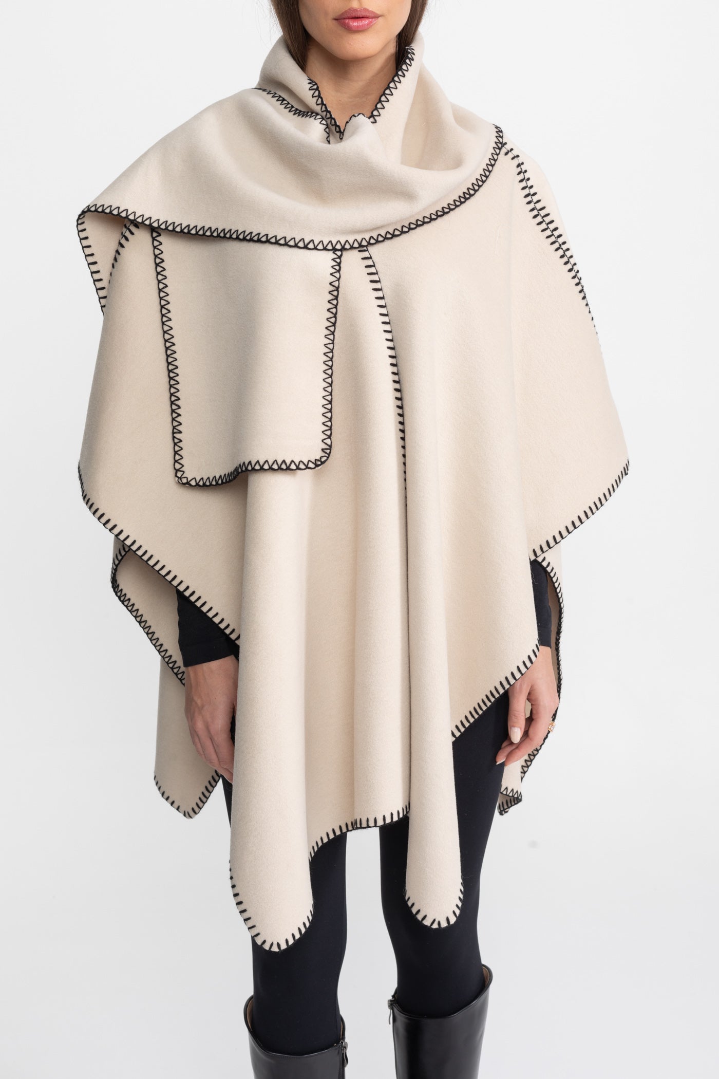 Poncho din Amestec de Lână cu Margine Contrastantă Cusută în Stil Whipstitch – Ivoire