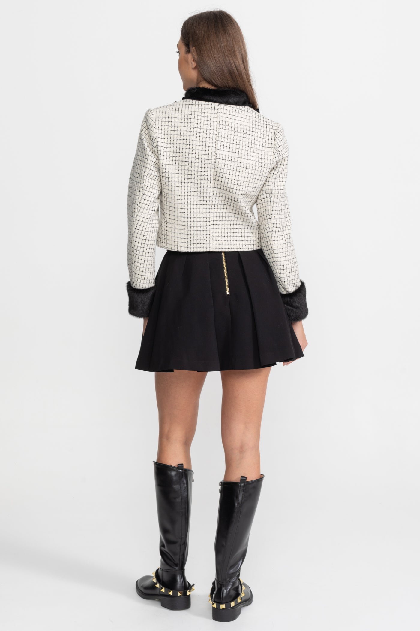 Textured Tweed Jacket with Embellished Fox Fur Collar – Ivoire & Black