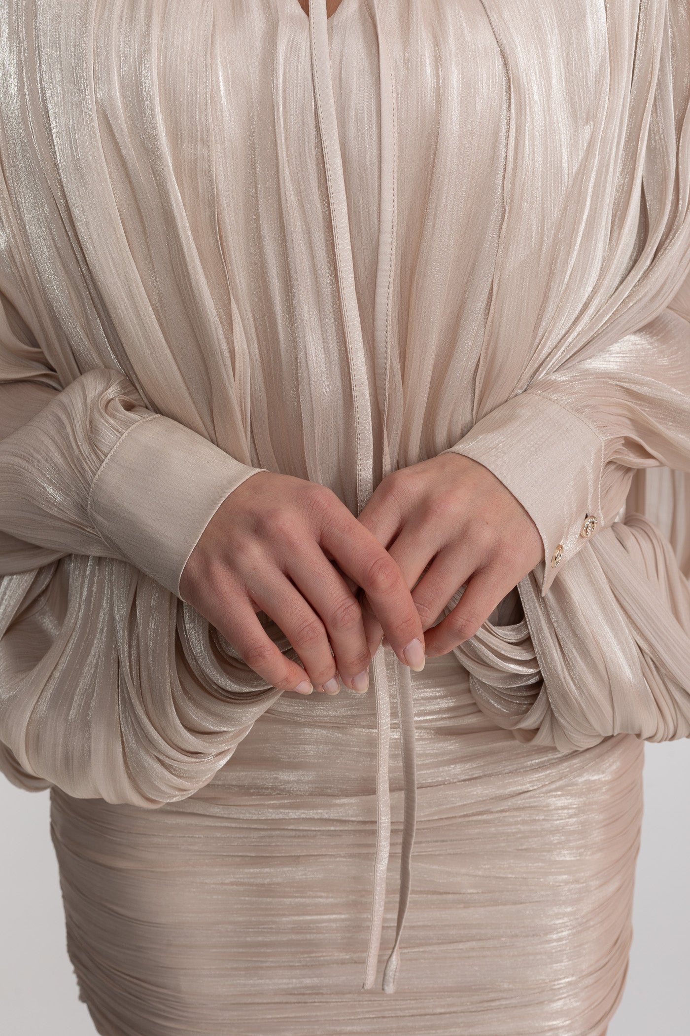 Rochie mini cu mâneci lungi drapate și mâneci tip aripă de liliac - Champagne