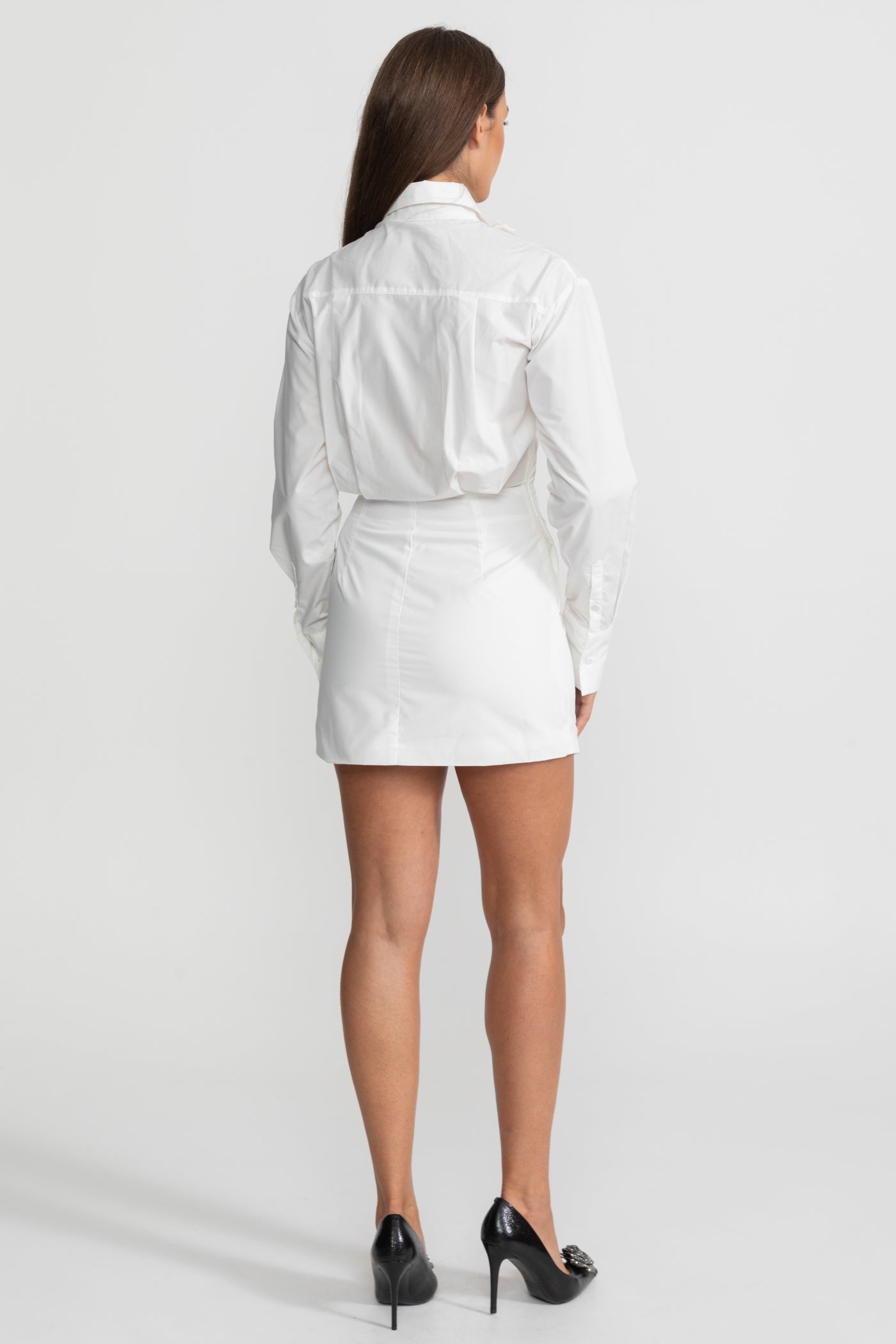 Rochie-cămașă mini cu panou transparent și aplicație florală 3D – Alb