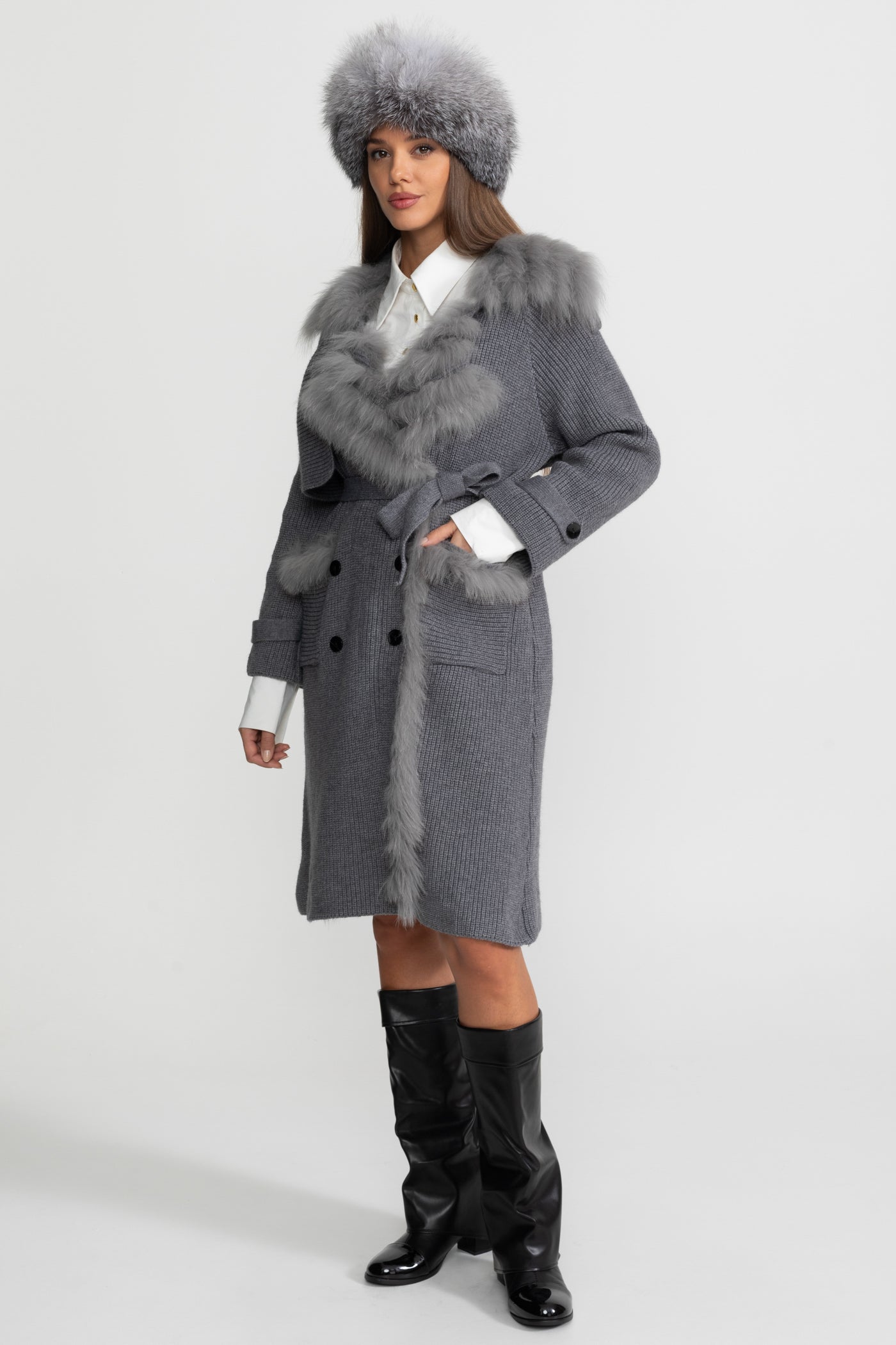 Double-Breasted Wool Knit Overcoat With Fur Trim – Grey