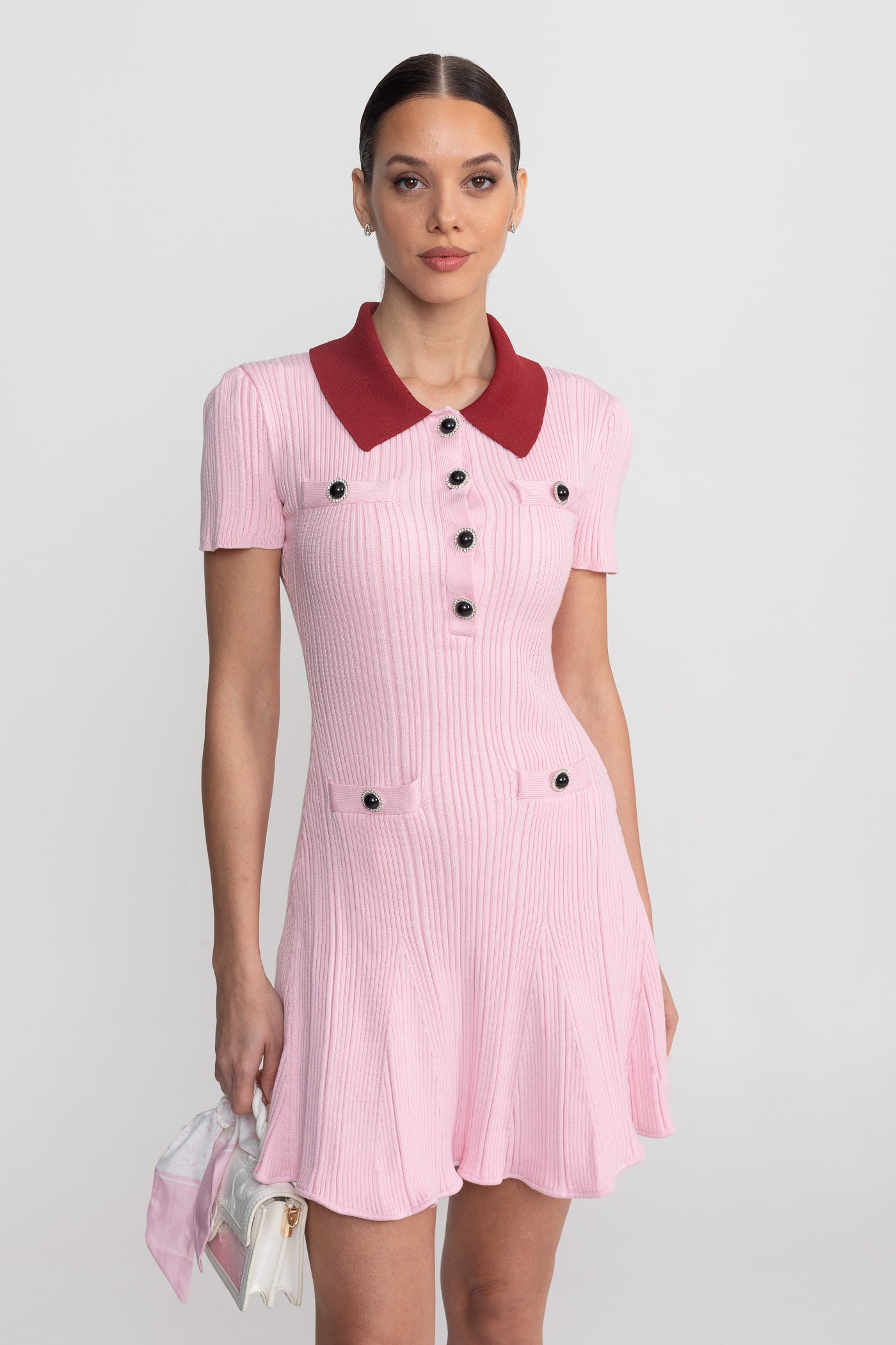 Rochie mini cu mâneci scurte și dungi, cu guler contrastant și detaliu cu nasturi în față - Blush Pink