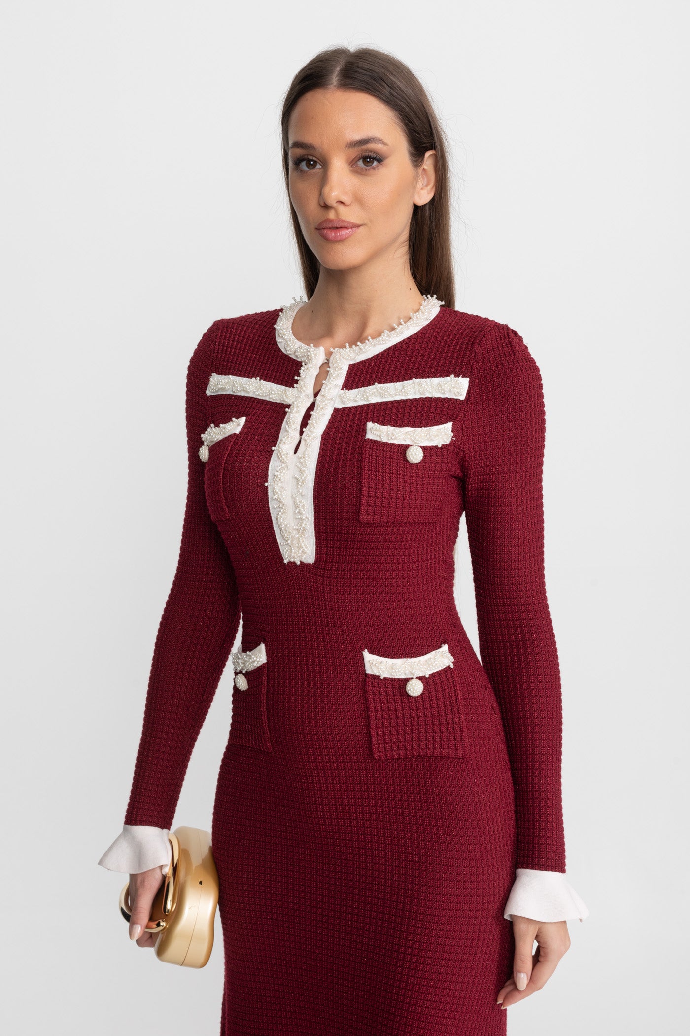 Rochie Midi Texturată cu Margine Brodată Contrastantă – Burgundy