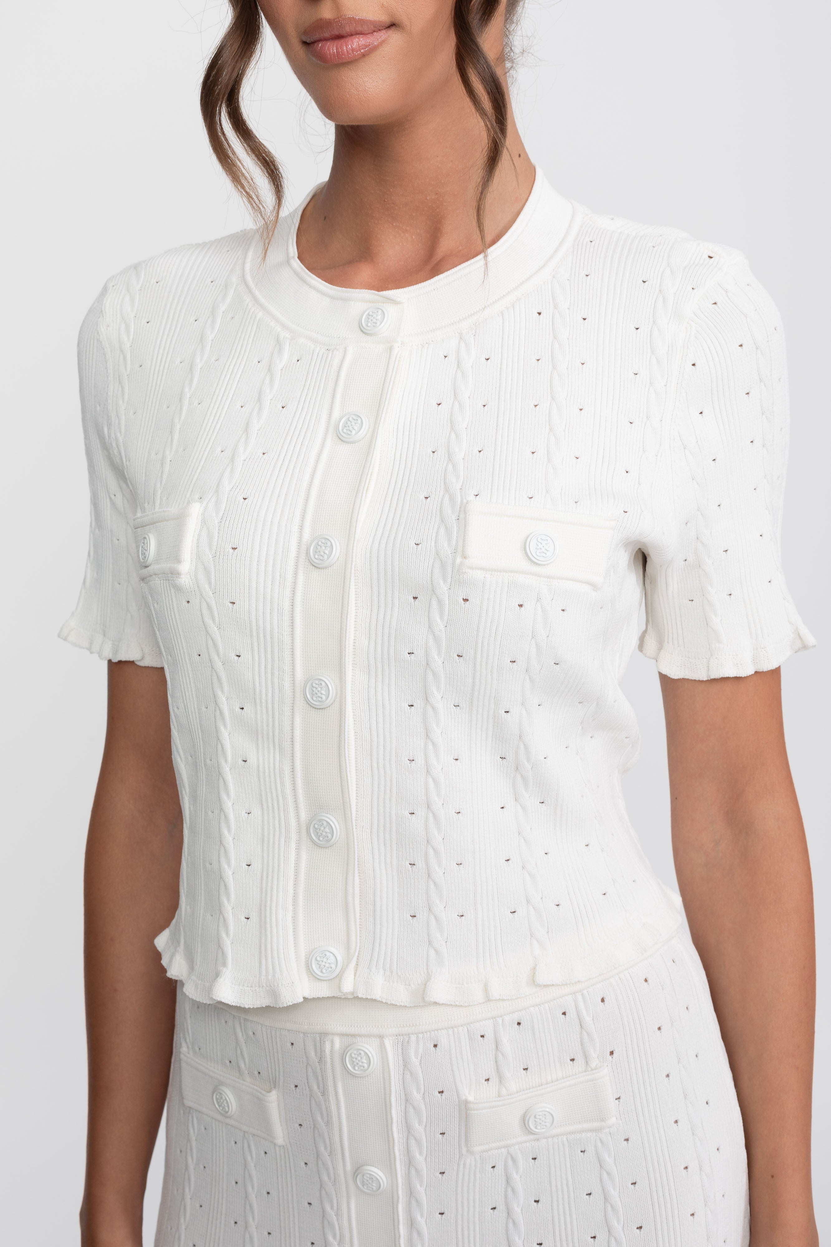 Set Co-Ord din tricot cu textură ribbed, cu cardigan cu închidere frontală cu nasturi și fustă maxi asortată - Alb
