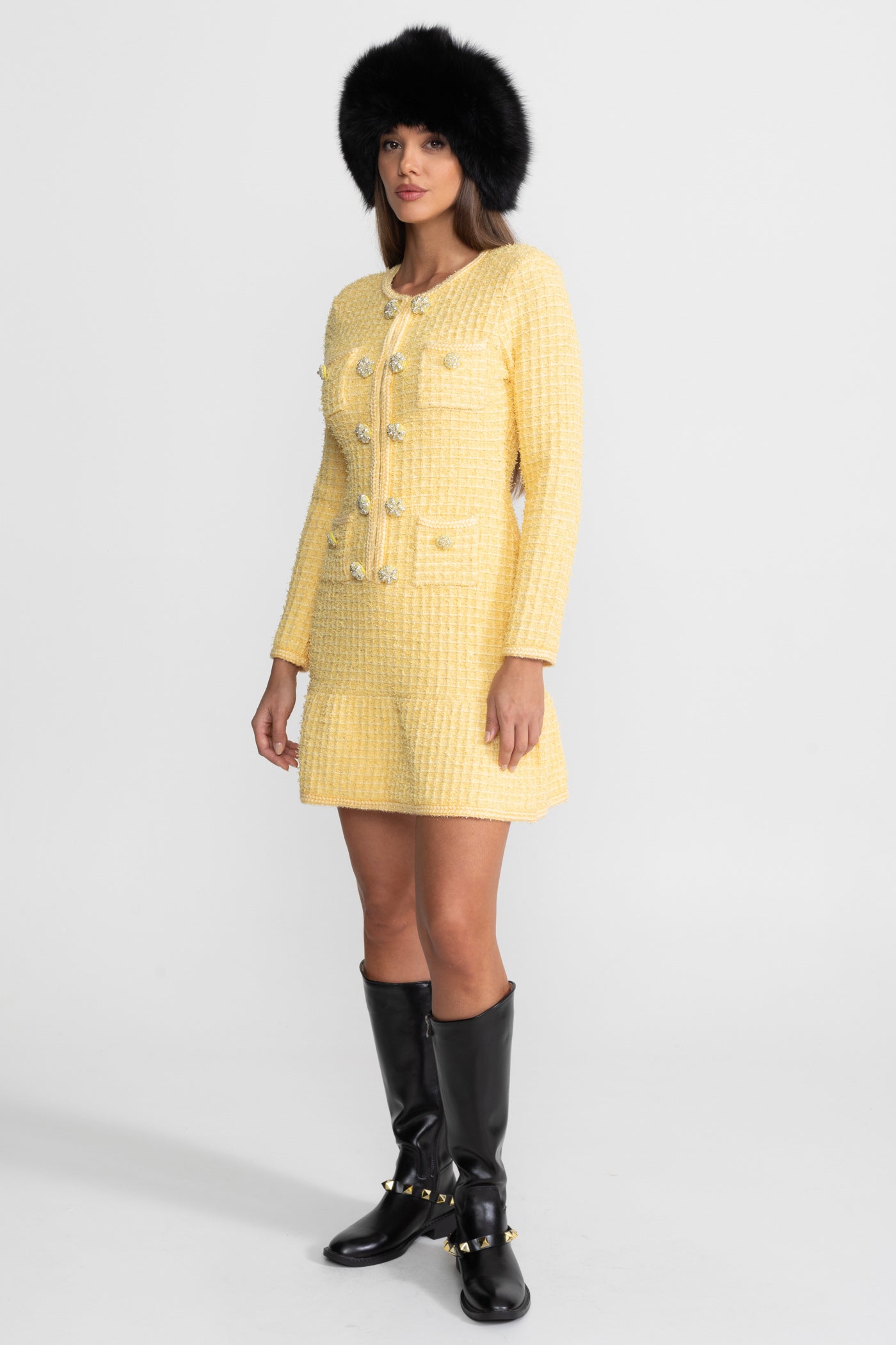 Rochie tricotată cu mâneci lungi, lungime până la genunchi – Galben