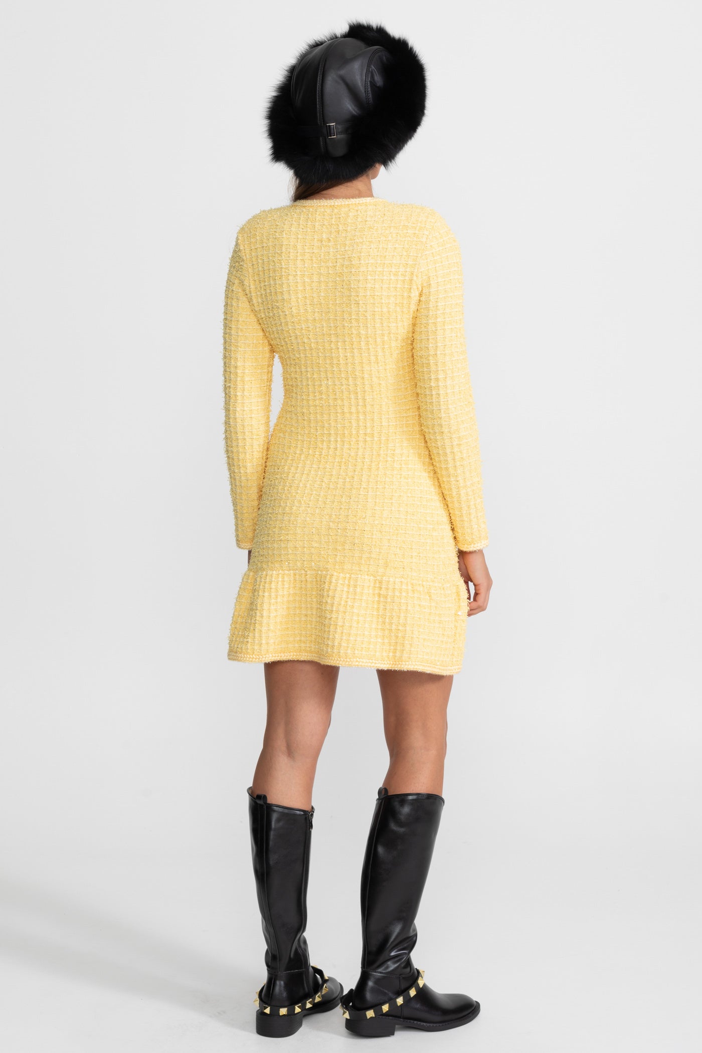 Rochie tricotată cu mâneci lungi, lungime până la genunchi – Galben