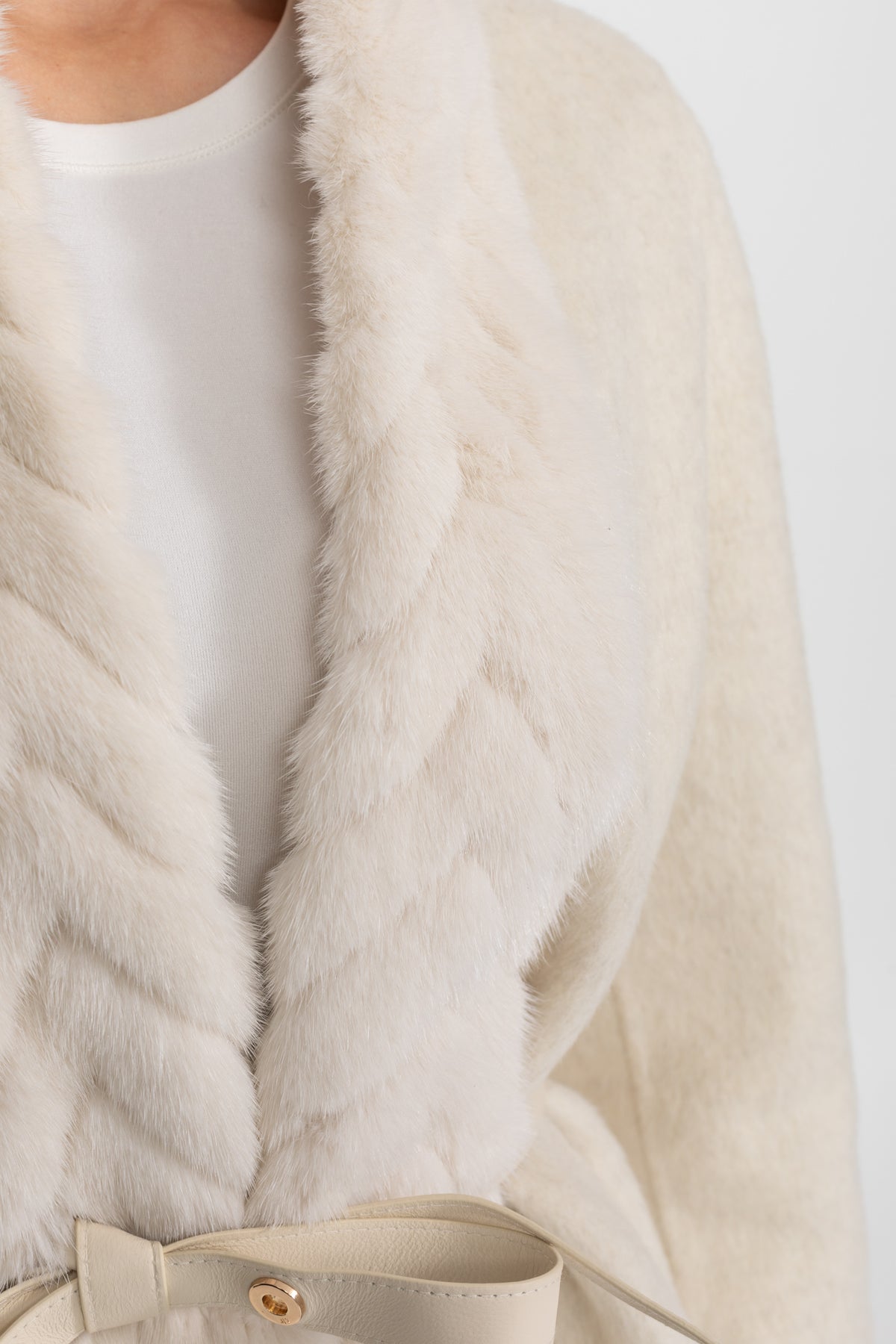 Wool & Alpaca Coat with Textured Mink Fur Collar – Ivoire