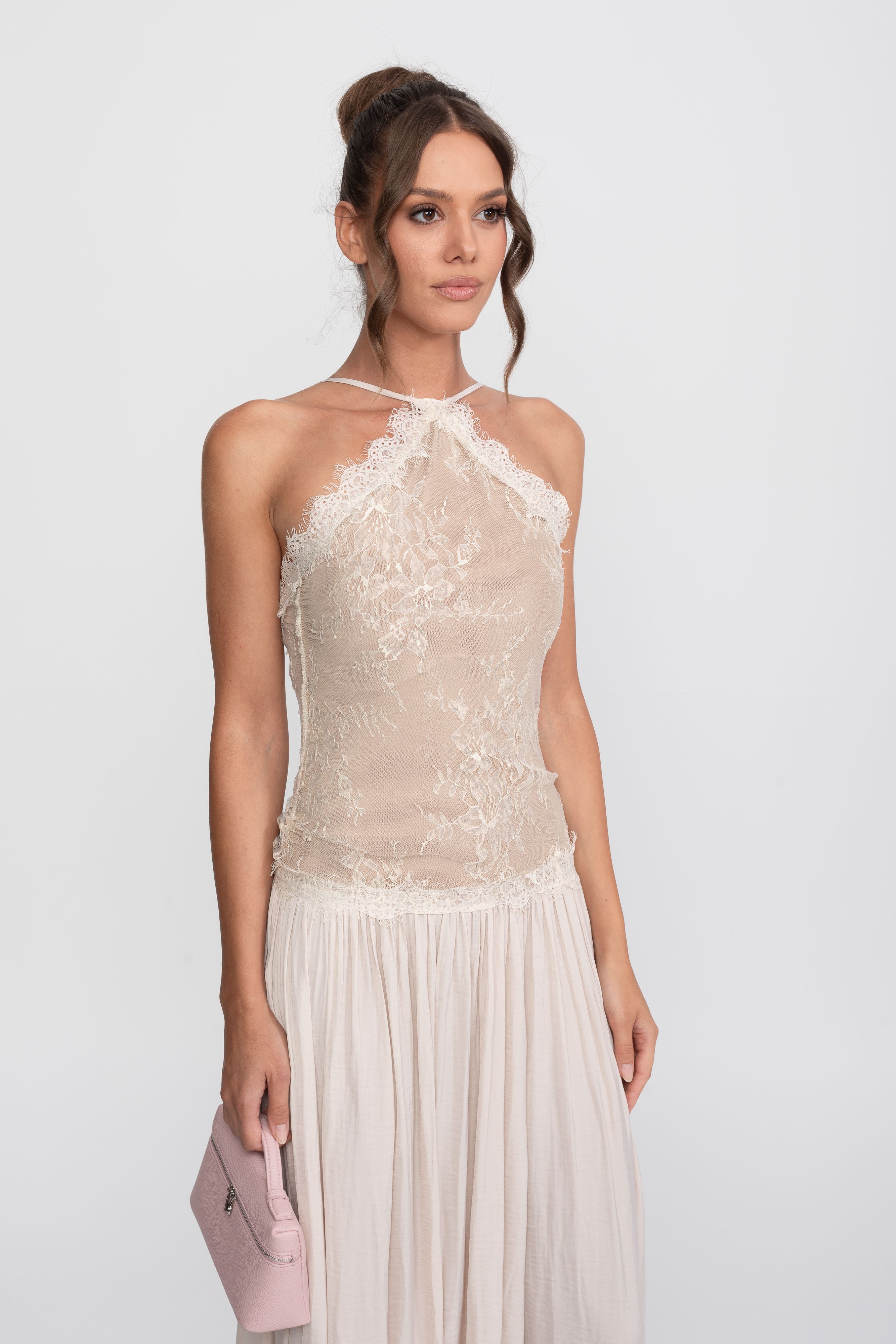 Rochie maxi fără mâneci cu halter din dantelă și fustă plisată - Cream