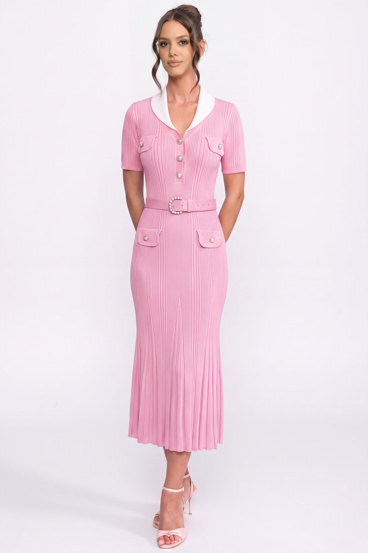 Rochie midi din tricot ribat, cu guler alb și curea cu perle - roz
