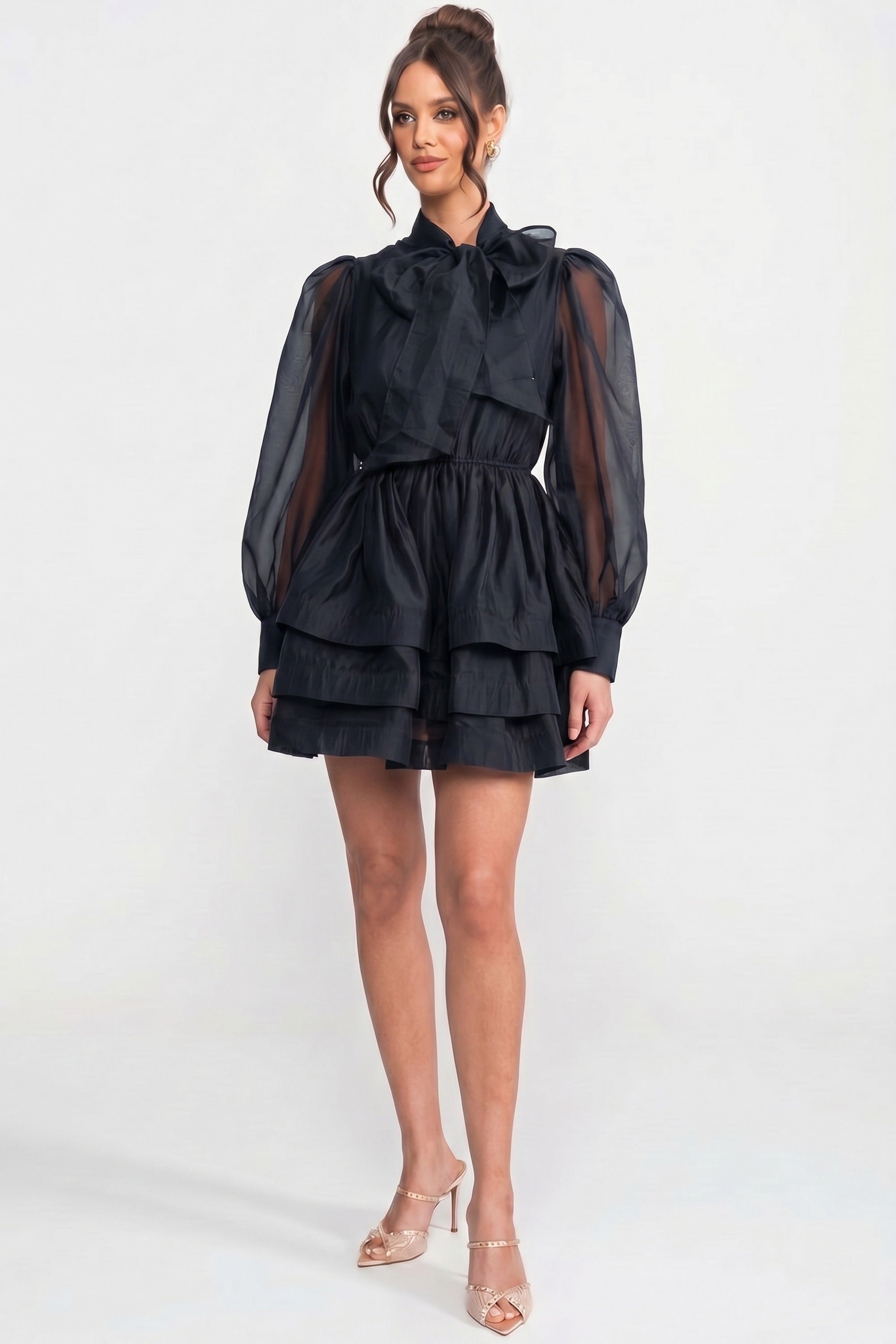 Rochie mini cu guler înalt și mâneci bufante, cu fustă cu volane suprapuse și fundă - Negru