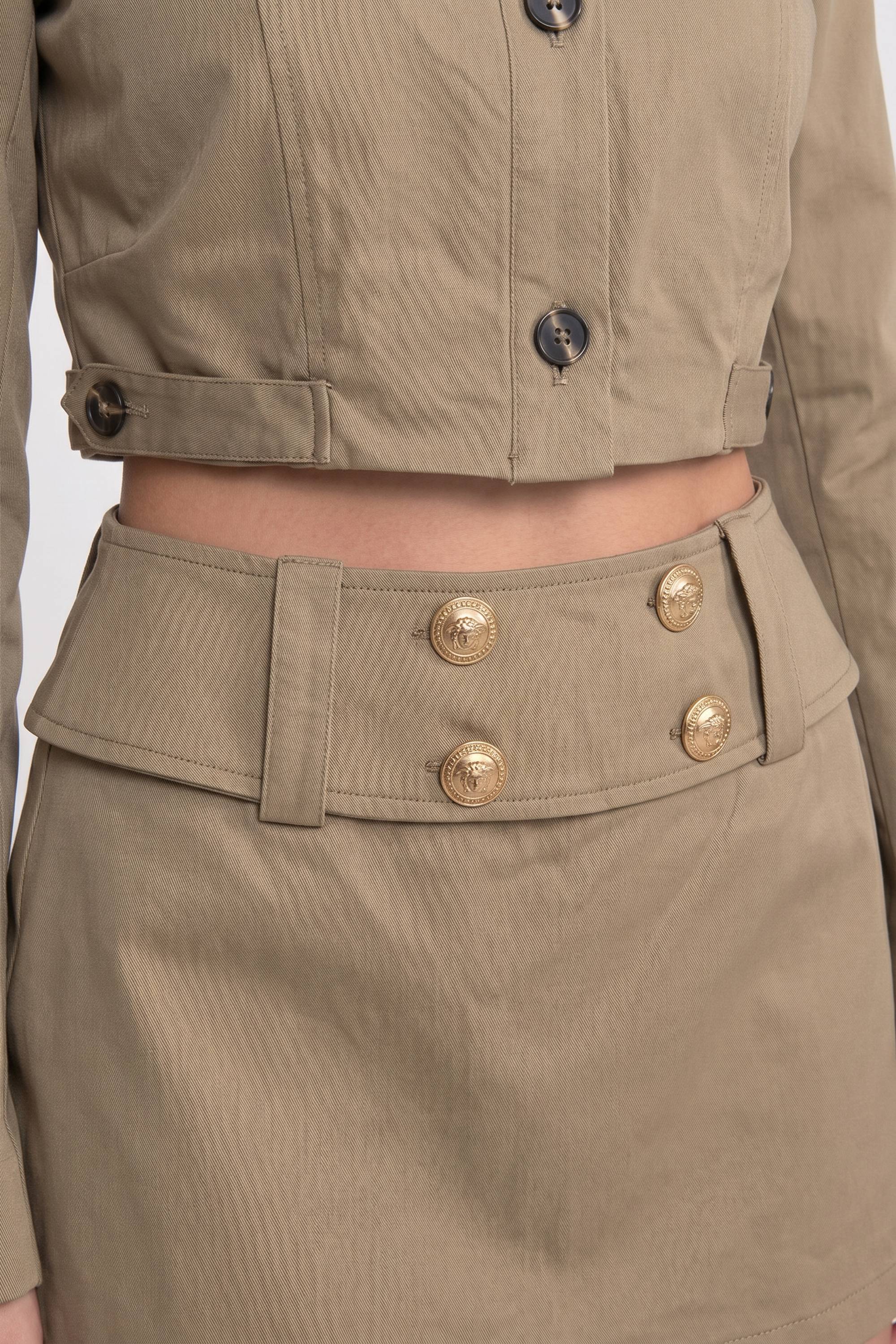 Set coordonat cu jachetă scurtă cu închidere dublă și fustă mini - Khaki