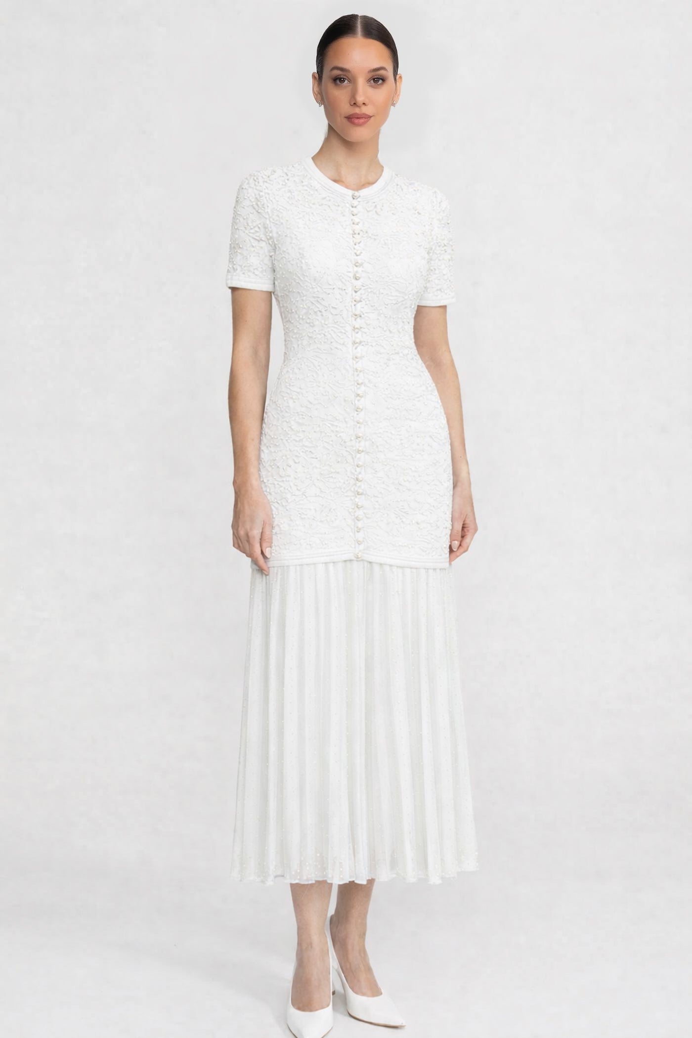 Rochie midi cu mâneci scurte și aplicații de perle - Alb