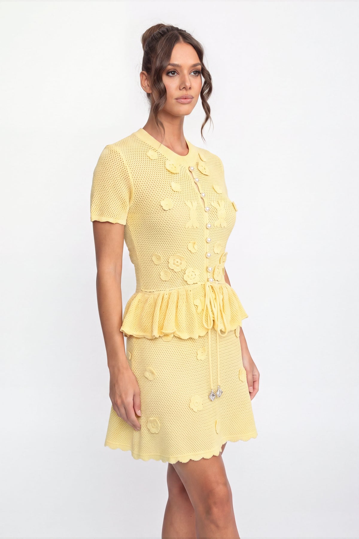 Rochie mini peplum din croșet floral cu talie cu șnur - Galben