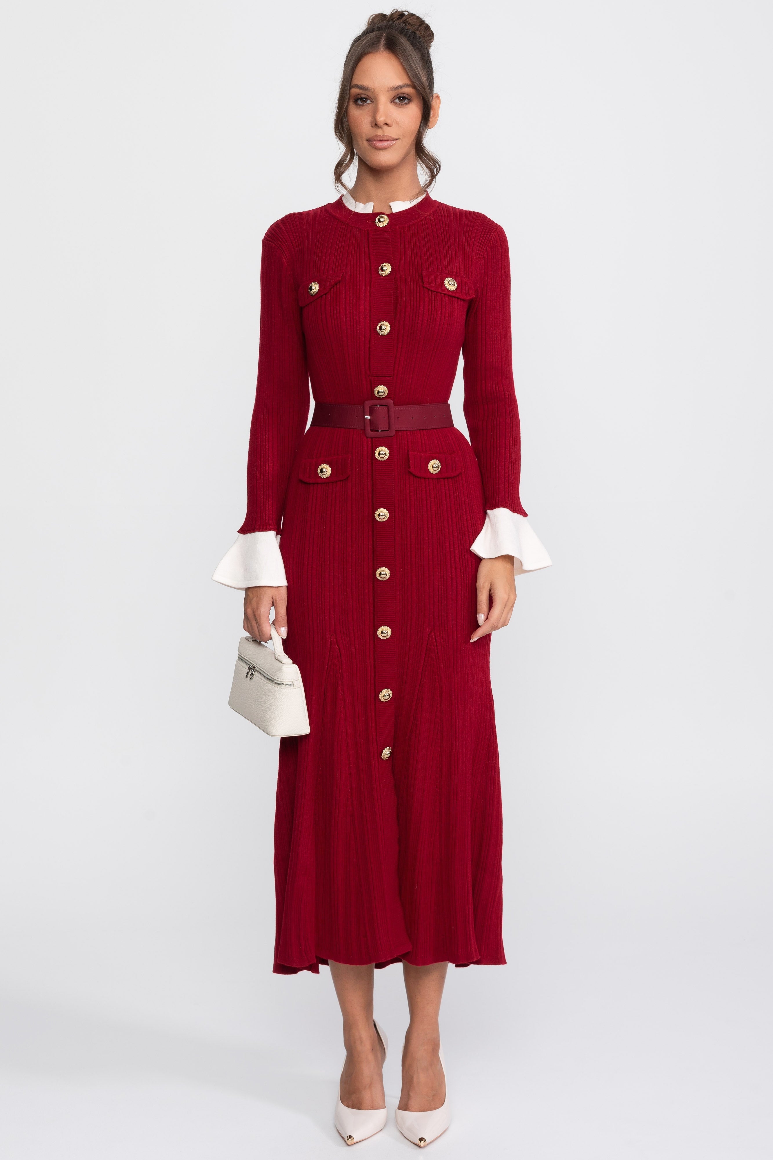 Rochie midi tricotată cu textură ribbed, cu curea, manșete și guler albe - Burgundy 