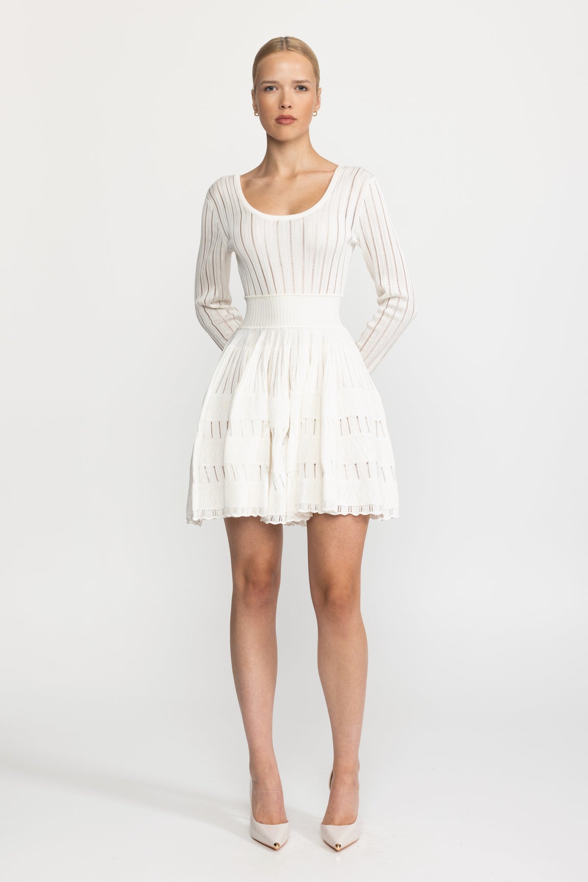 Rochie mini skater din tricot ladder, cu decolteu scoop - Alb 