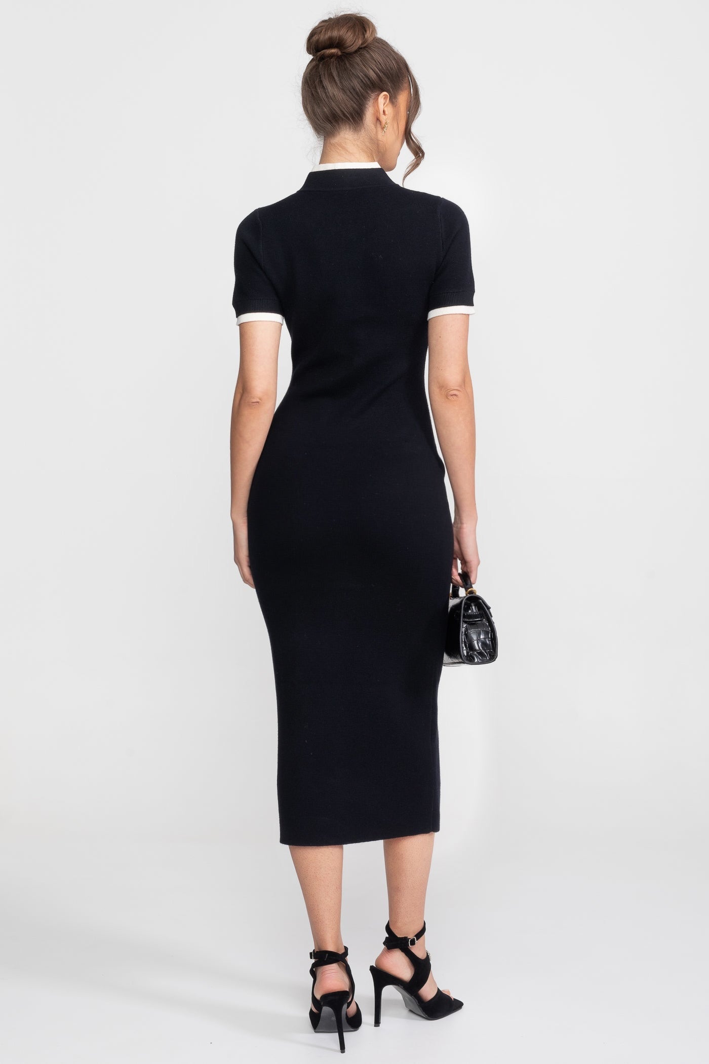 Rochie midi din tricot ribat, cu margini contrastante și buzunare decorative - Negru 