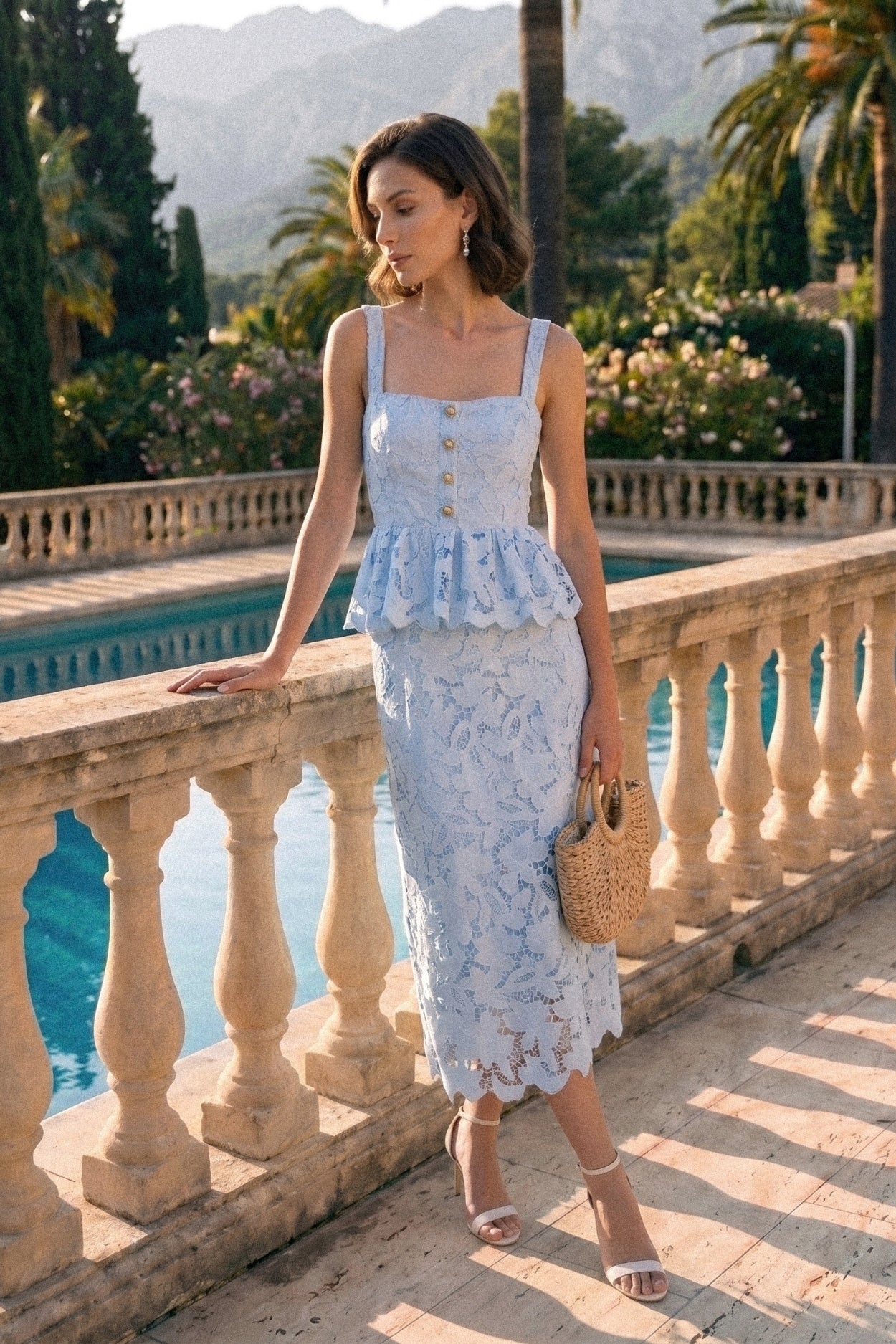Rochie fără mâneci din dantelă, cu peplum, fustă midi și nasturi aurii - Albastru 