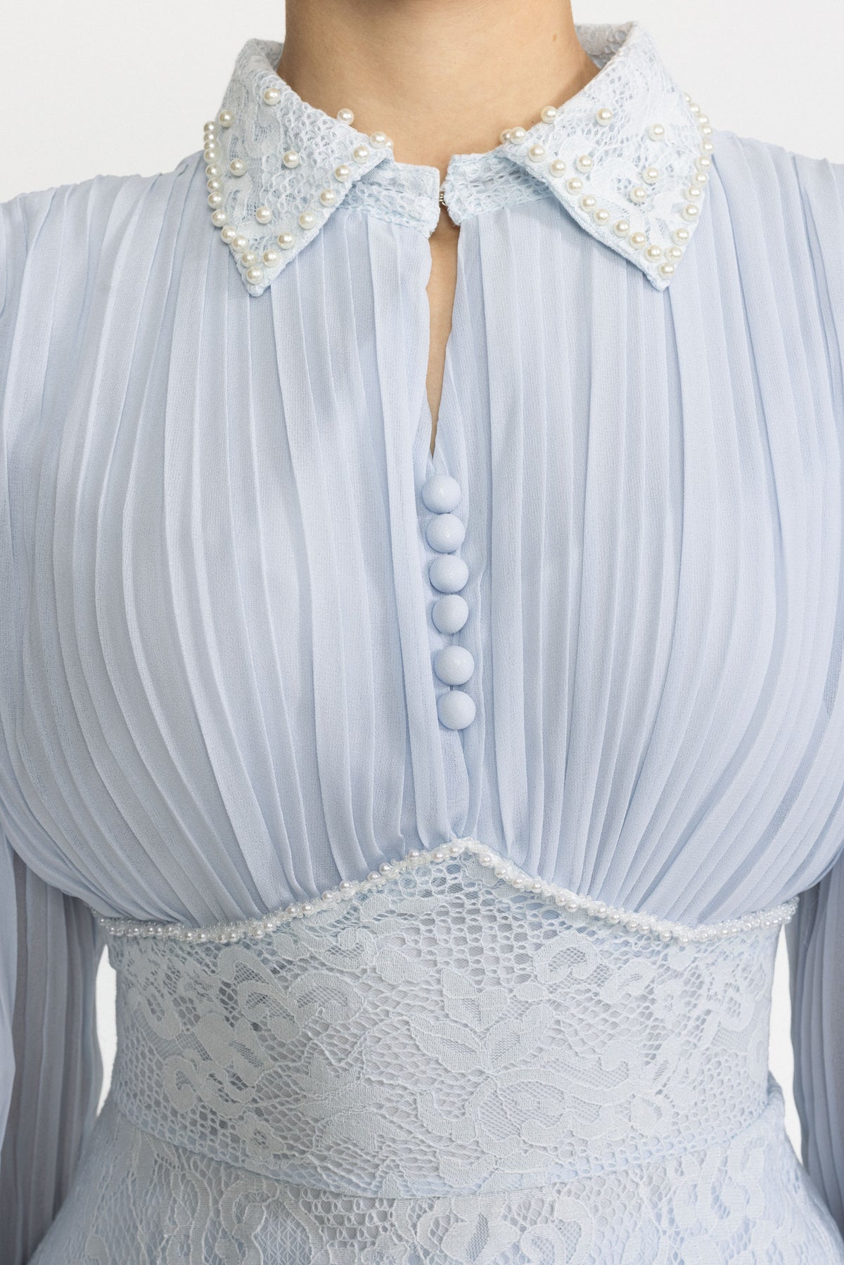 Set cu bluză peplum din șifon plisat și dantelă și fustă maxi - bleu deschis 
