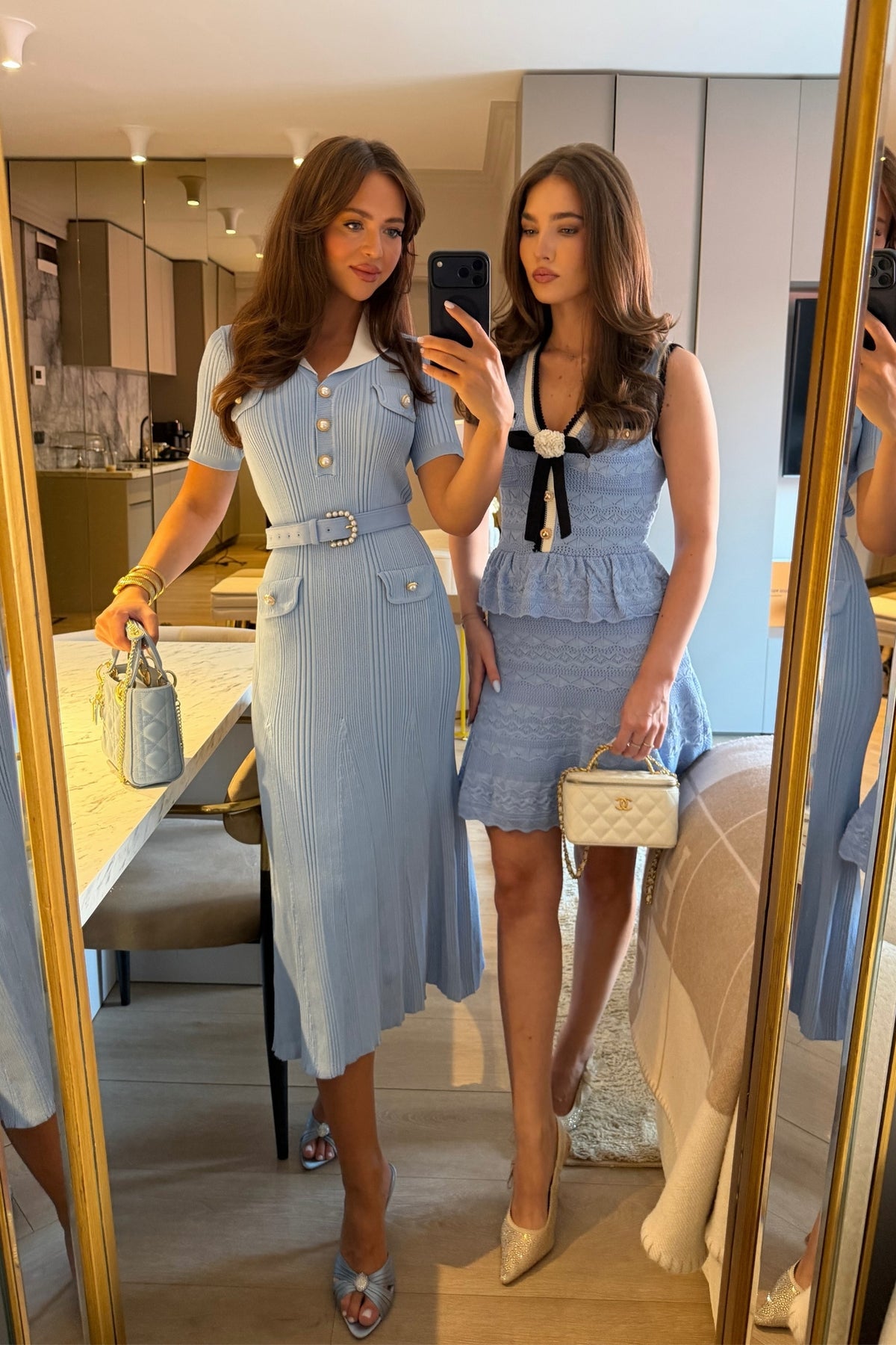 Rochie midi tricotată cu textură ribbed, cu guler alb și centură cu perle - Light Blue 