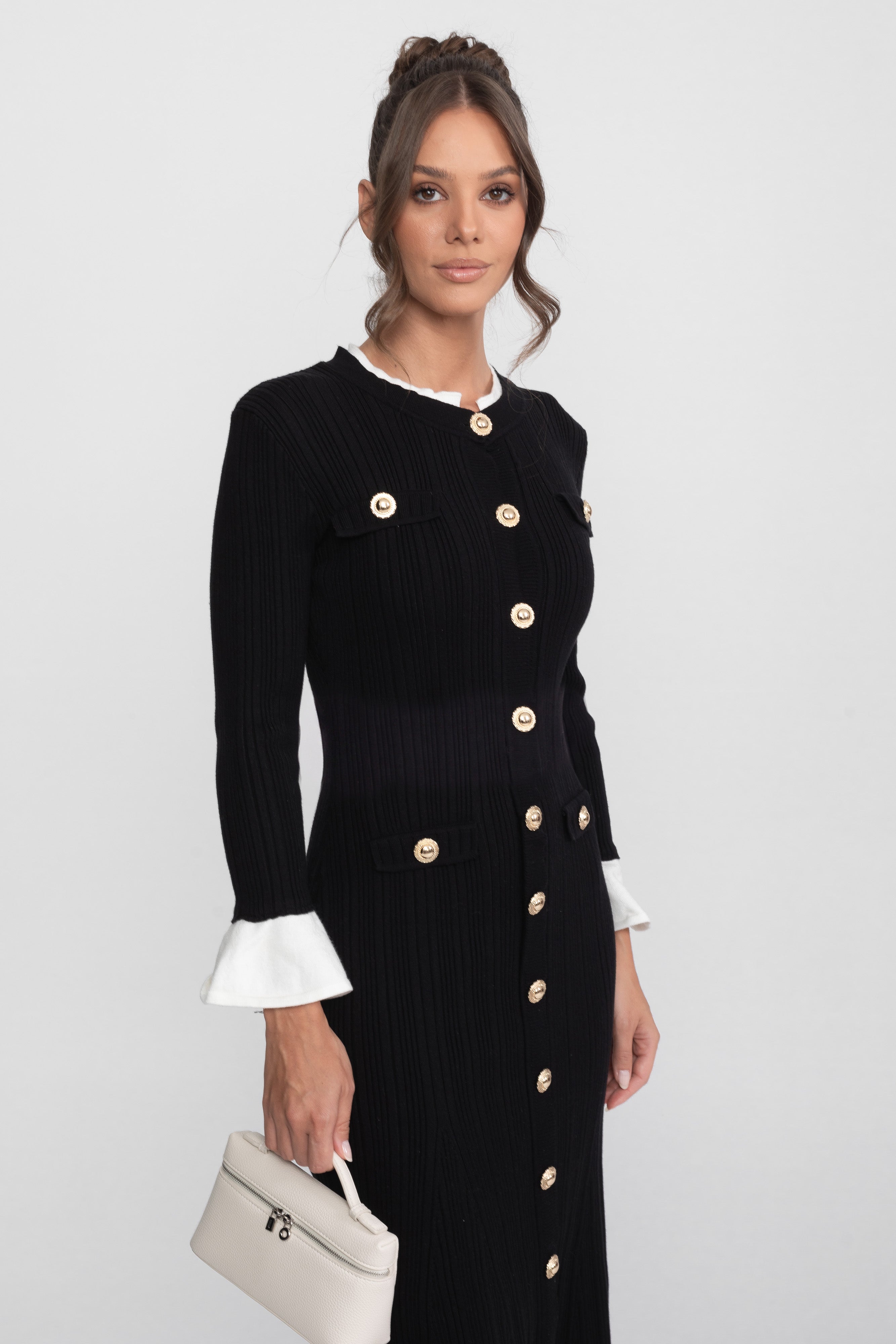 Rochie midi tricotată cu model ribbed, cu manșete și guler albe - Negru 