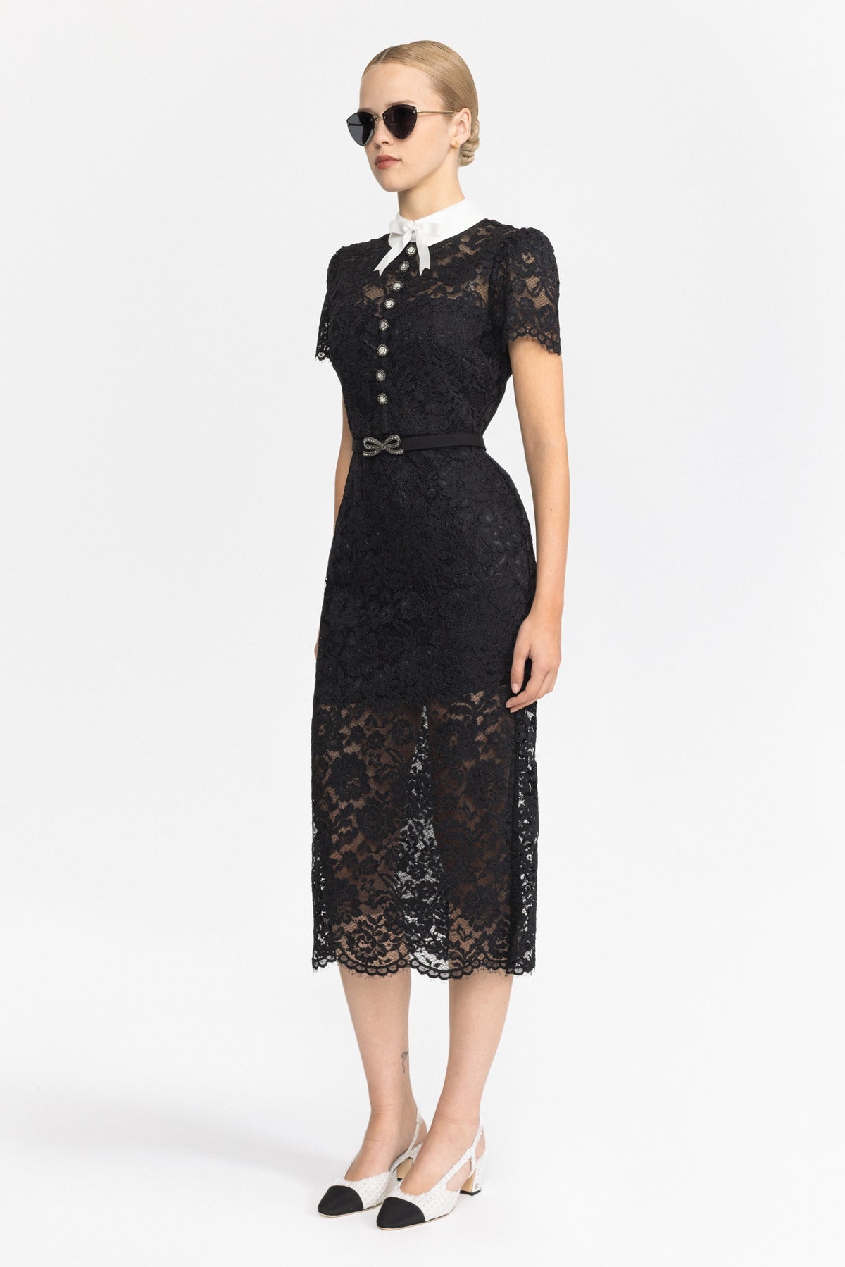 Rochie midi neagră cu guler cu fundă din dantelă cordonată 