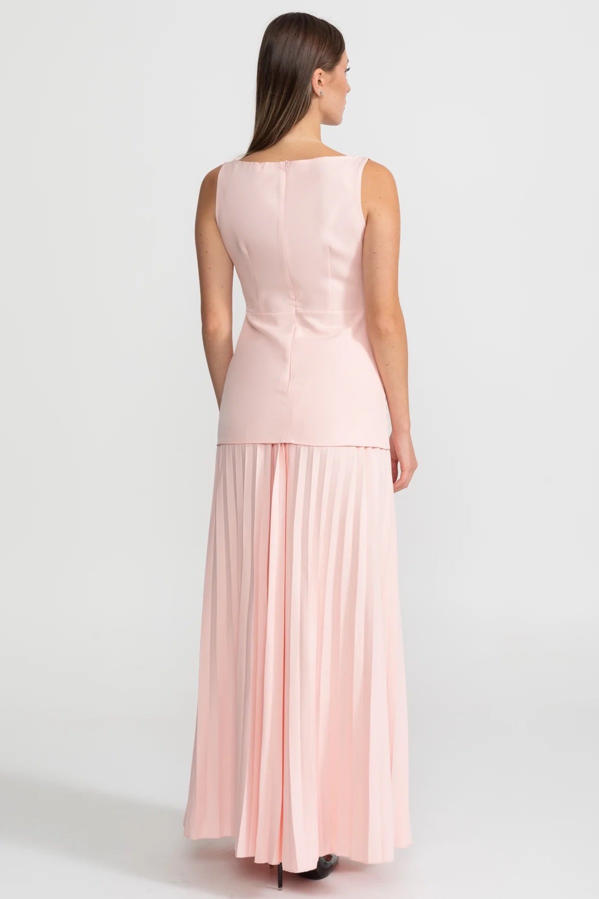 Sleeveless Maxi Co-Ord With Tailored Bodice And Pleated Skirt - Peach