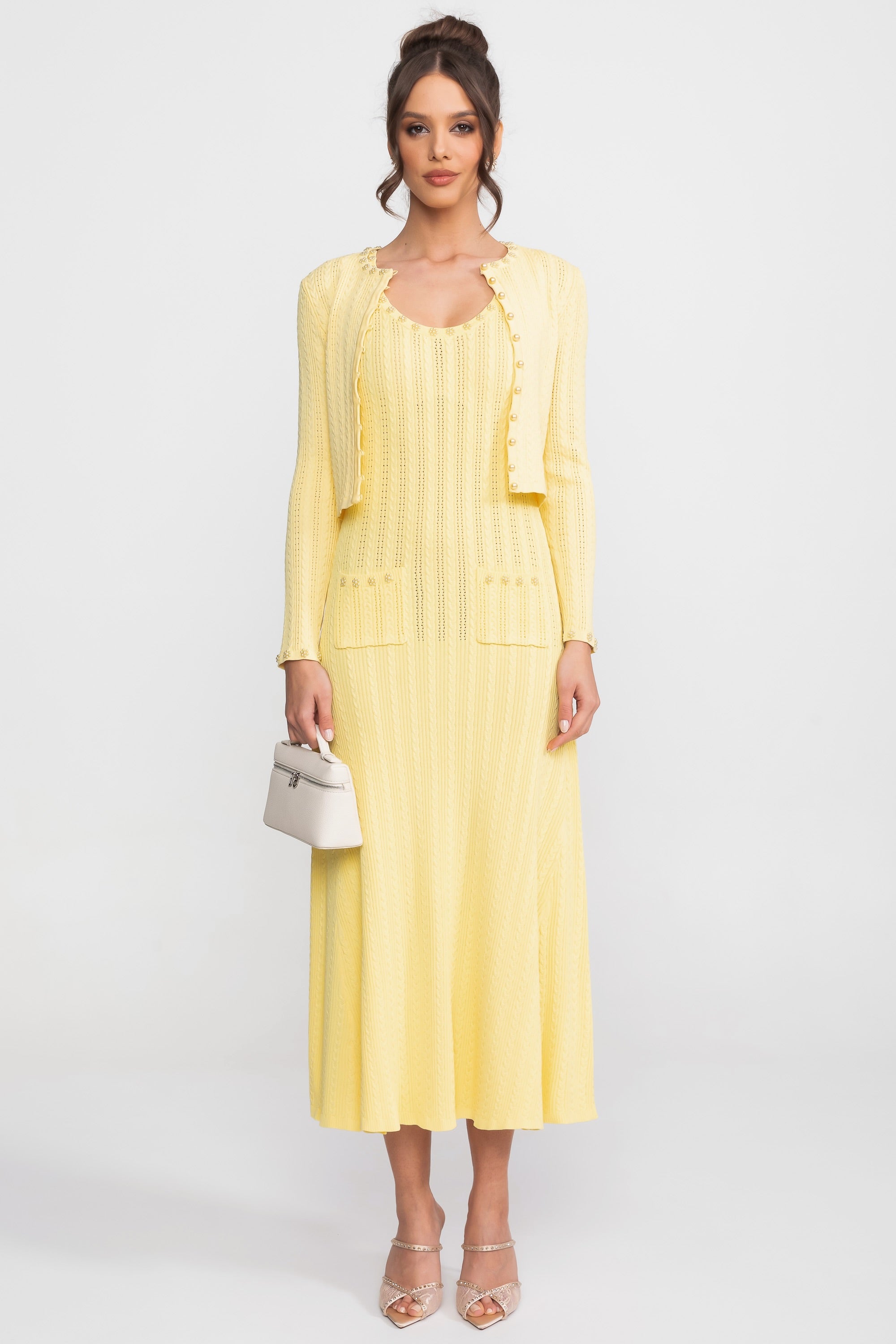 Set Rochie Tricotată cu Dungi și Cardigan cu Detalii de Nasturi din Perle - Galben 