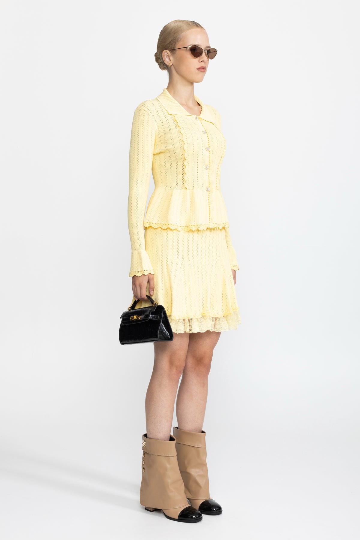 Set coordonat cu cardigan peplum din tricot pointelle și fustă cu tiv din dantelă - Galben 