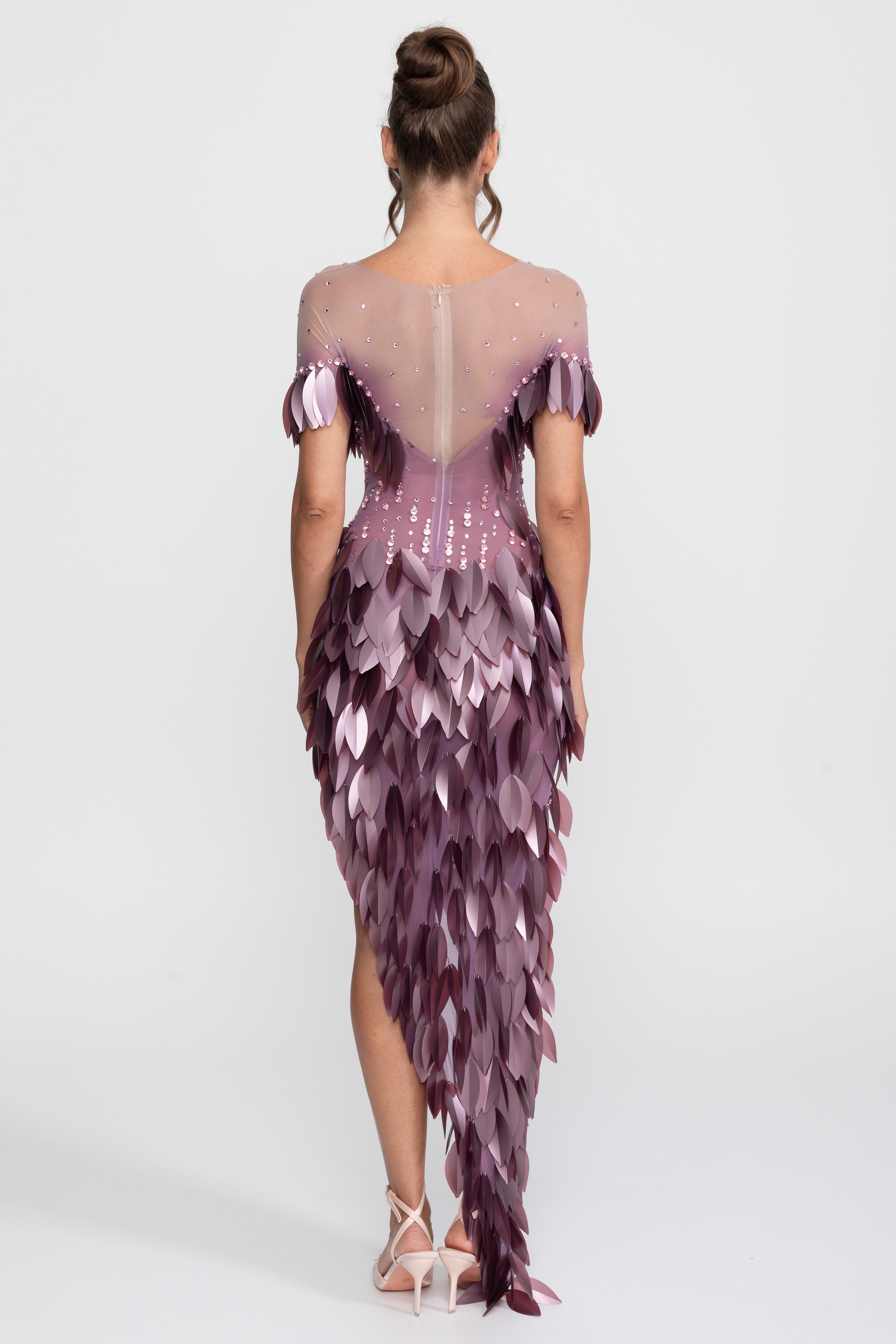 Rochie cu crăpătură, mâneci scurte și aplicații de petale 3D cu mărgele - Purple 