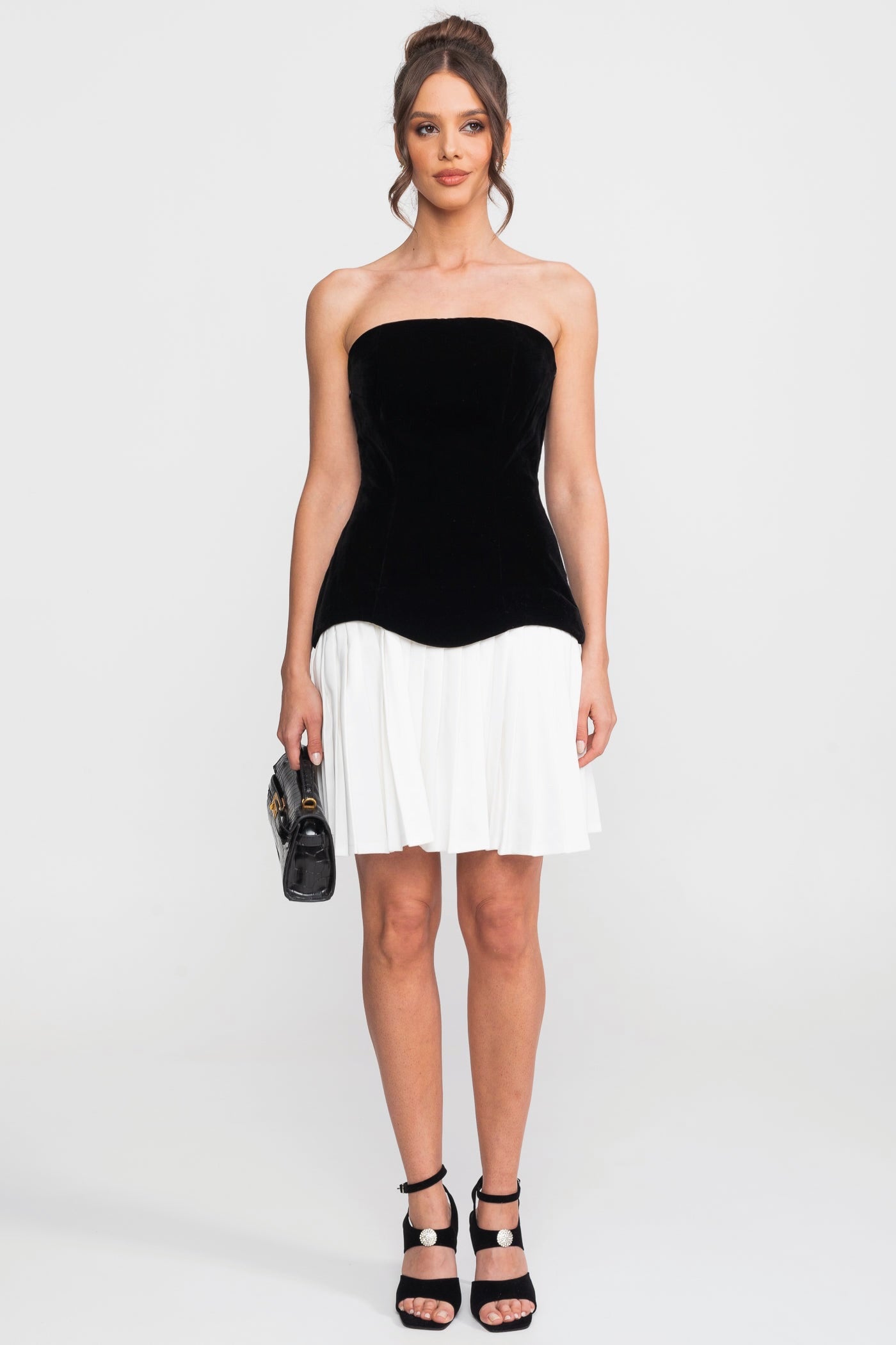 Rochie mini din catifea, fără bretele, cu fustă plisată contrastantă - Negru 