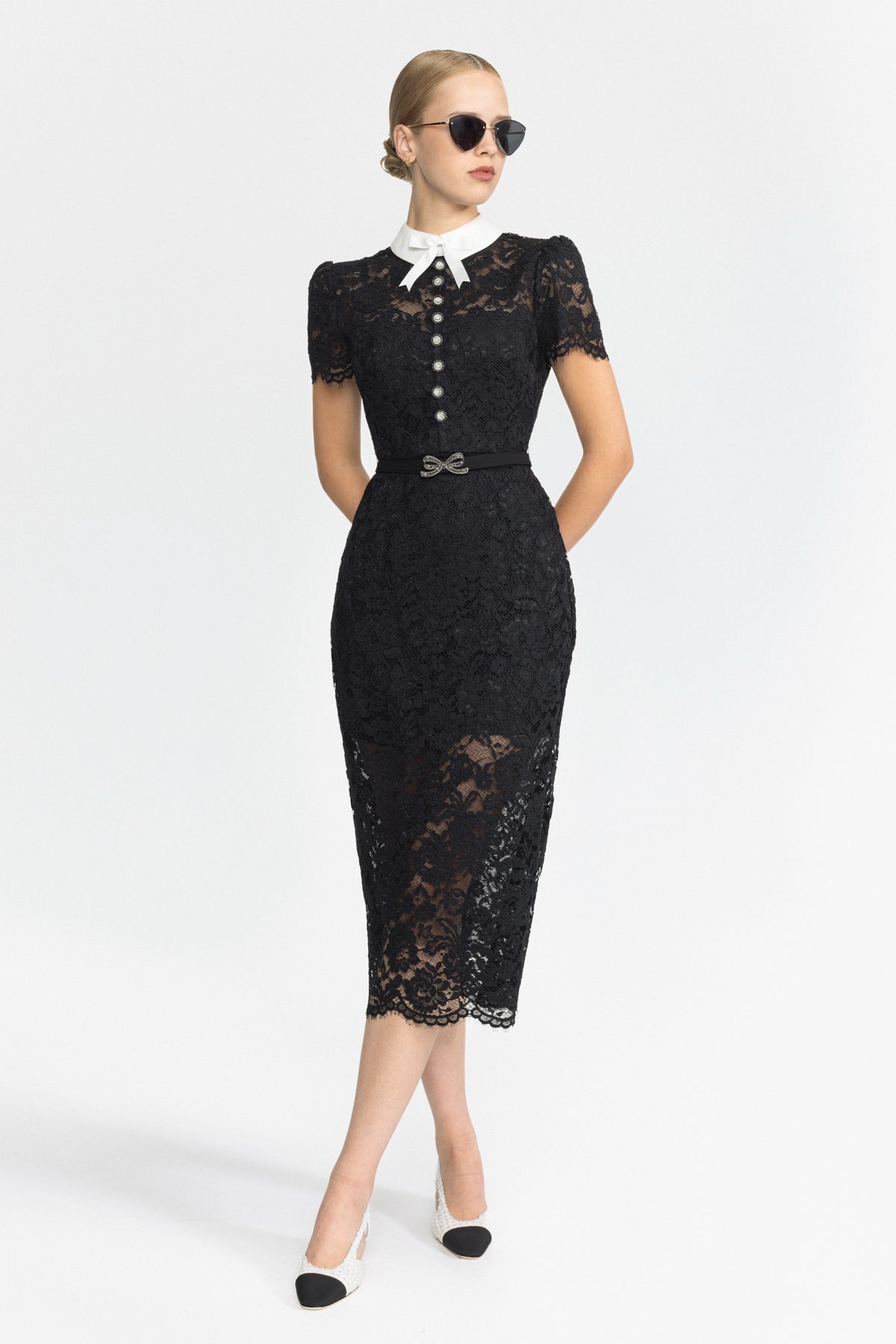 Rochie midi neagră cu guler cu fundă din dantelă cordonată 