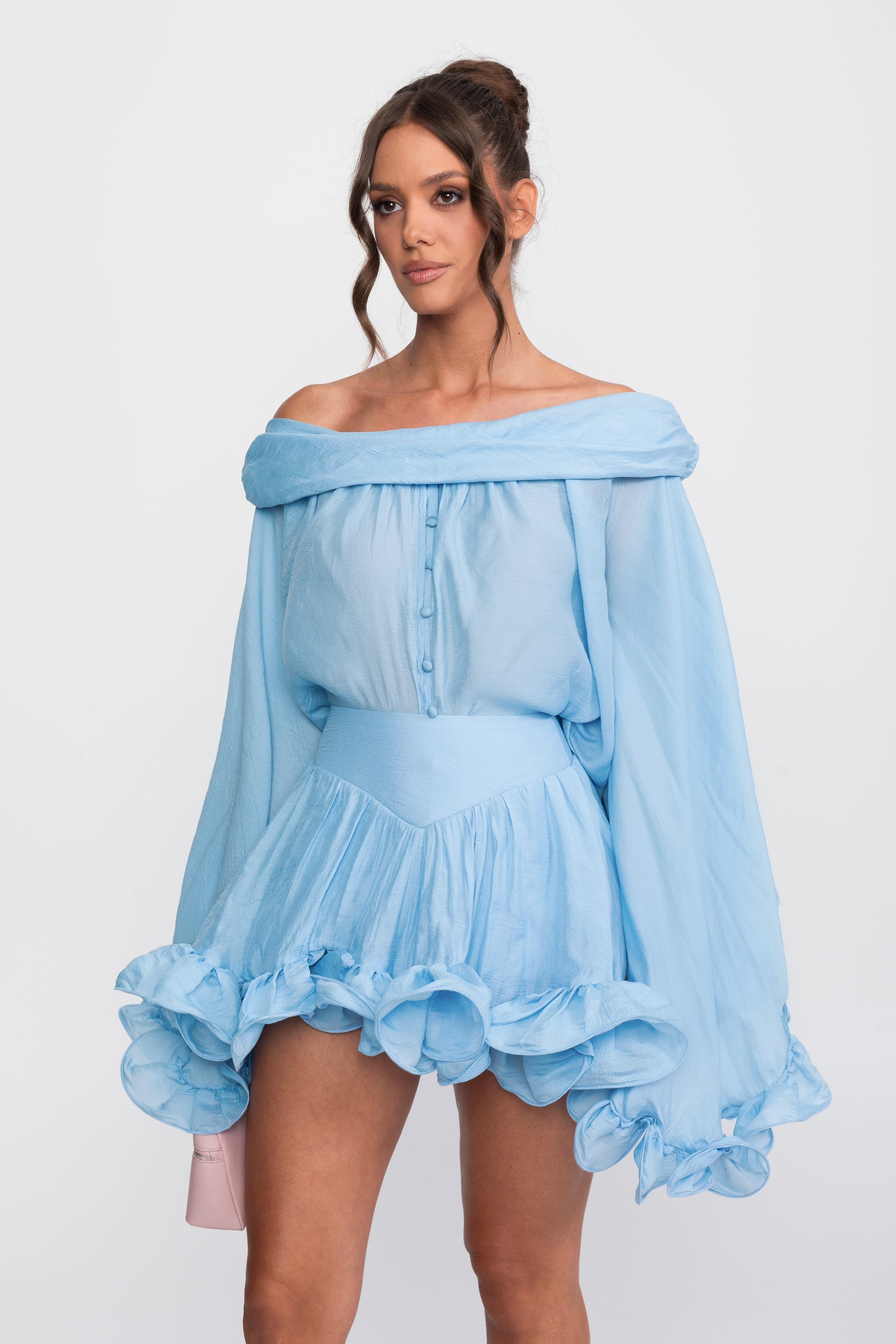 Rochie mini cu umerii goi și tiv cu volane, cu mâneci lungi - Light Blue 