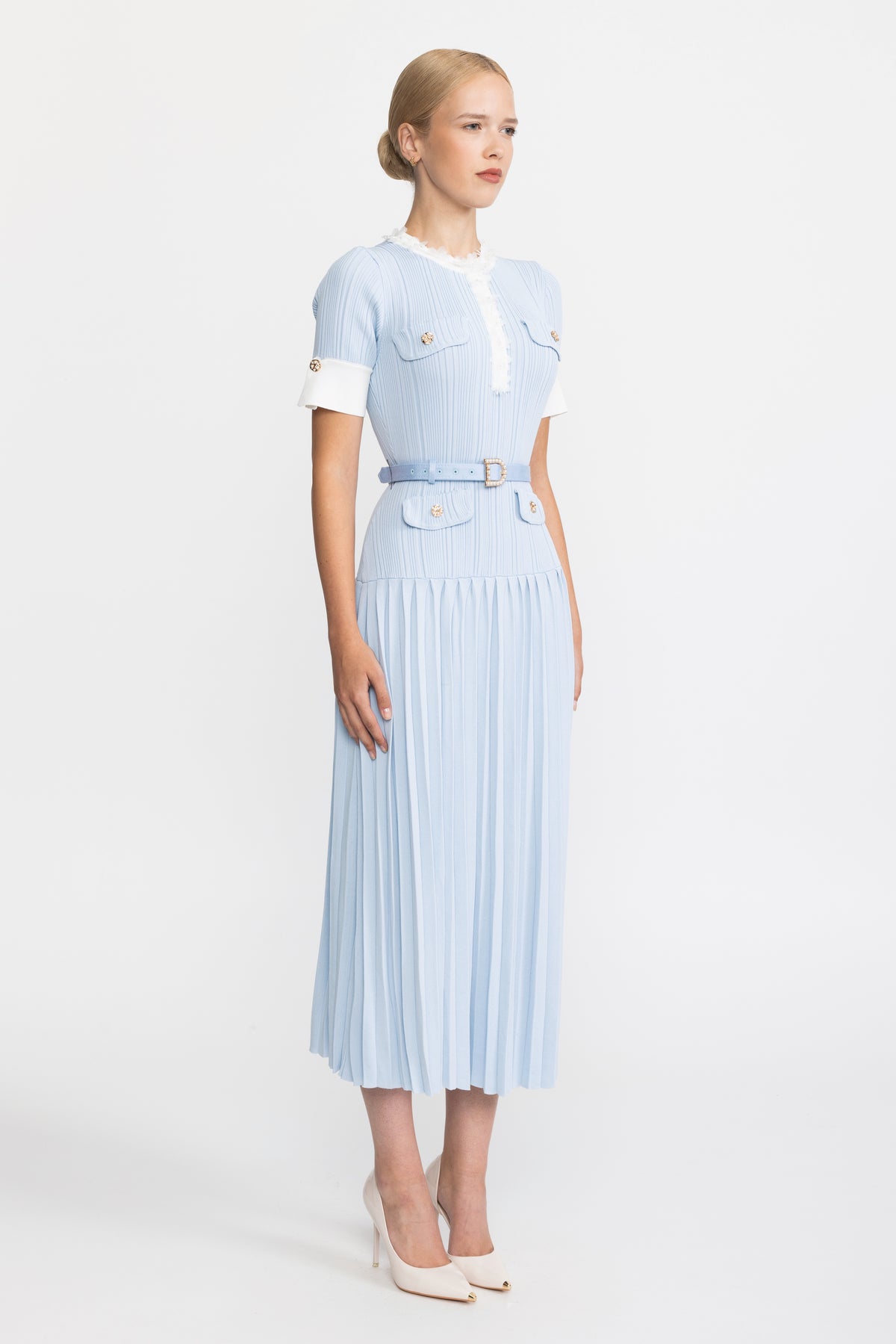 Rochie midi din tricot plisat cu volane decorative - albastru deschis 