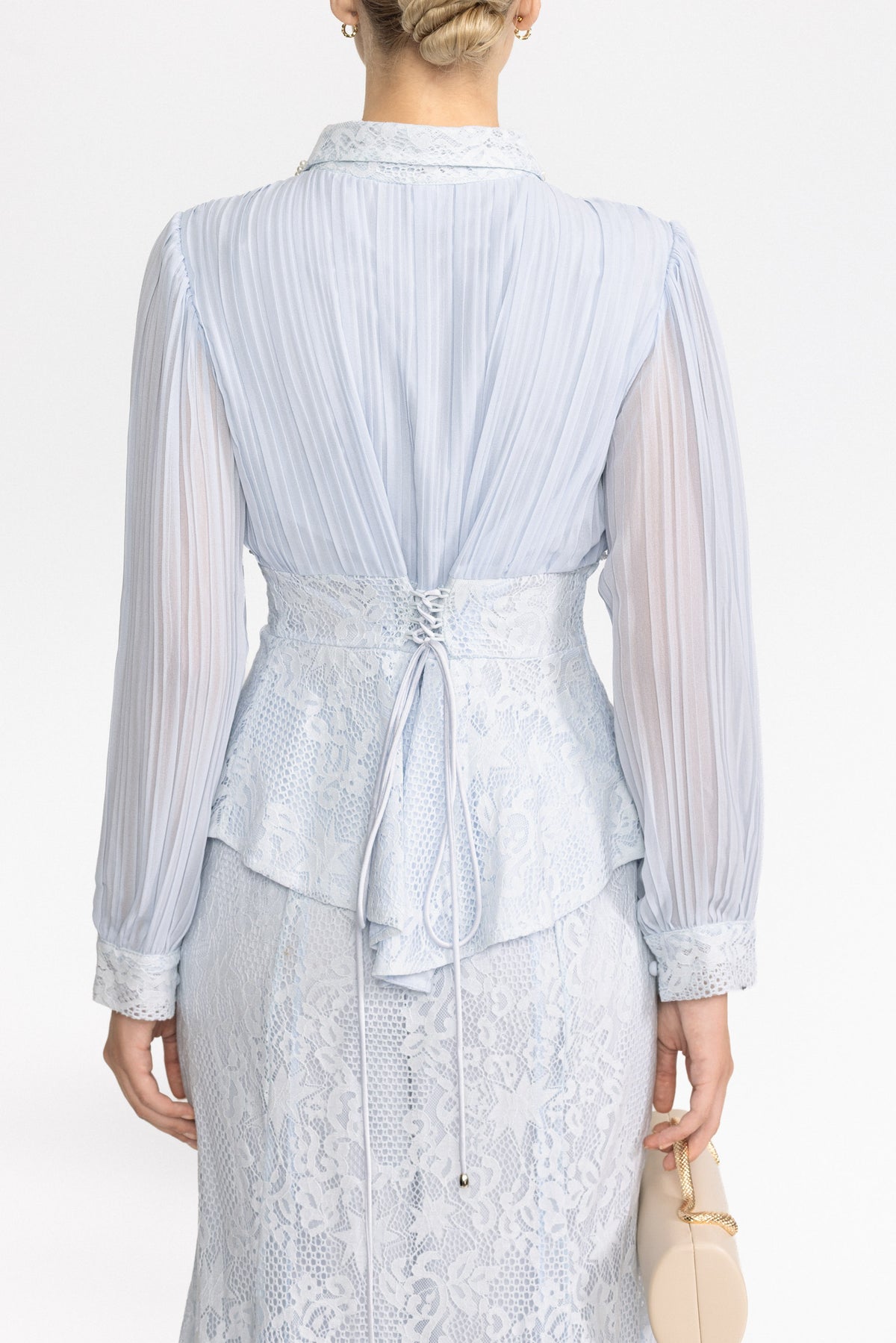 Set cu bluză peplum din șifon plisat și dantelă și fustă maxi - bleu deschis 
