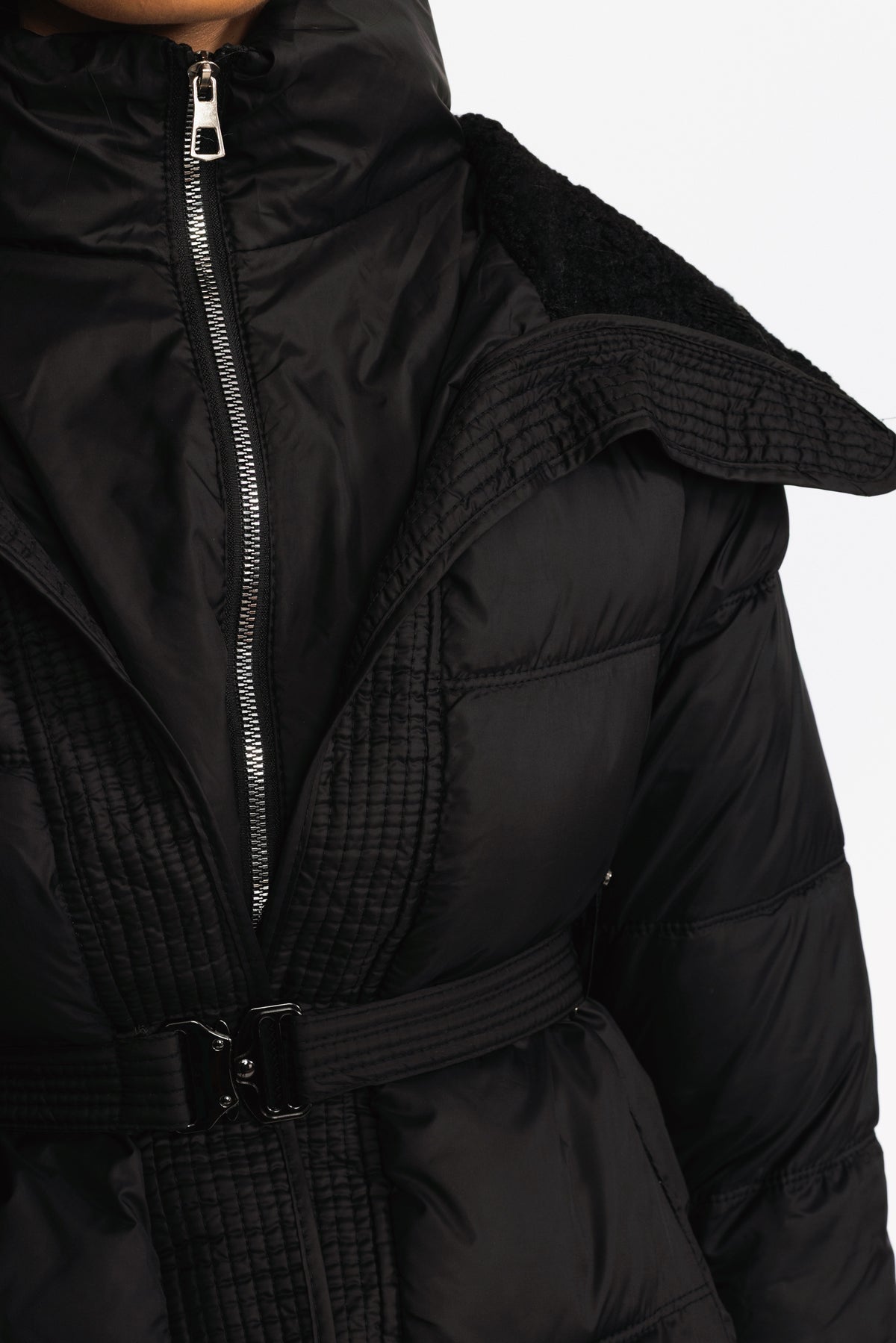 Geacă puffer cu cordon și guler teddy - Negru 