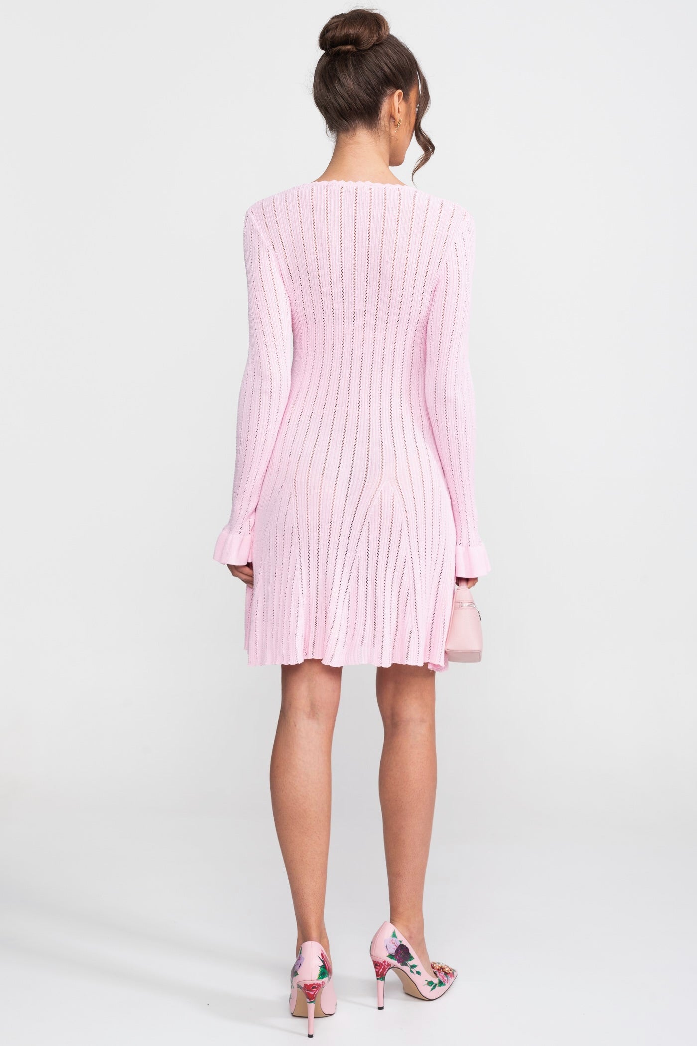 Rochie mini Open-Knit cu decolteu scallop și manșete cu volane - Roz 