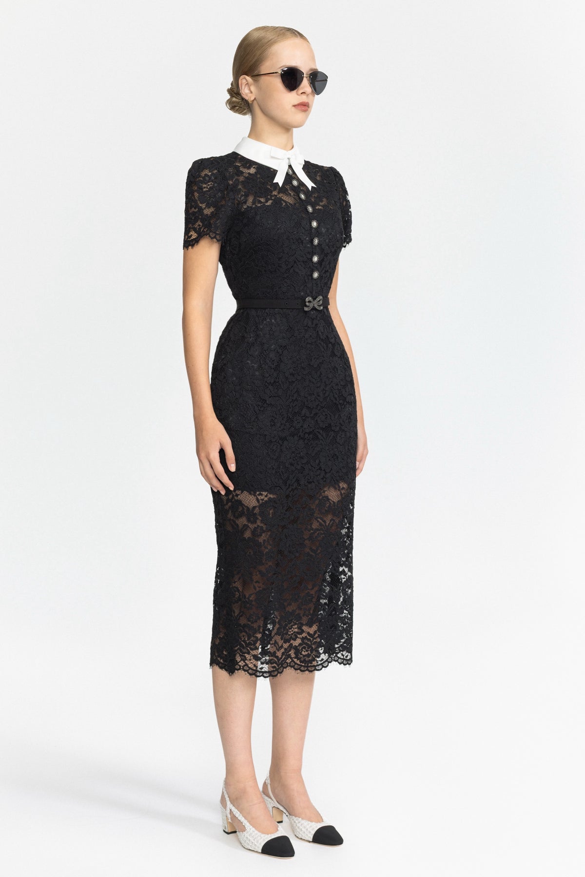 Rochie midi neagră cu guler cu fundă din dantelă cordonată 