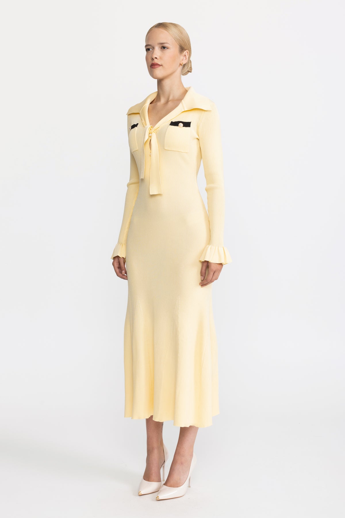 Rochie midi din tricot reiat cu fundă la gât și manșete cu volane - galben 