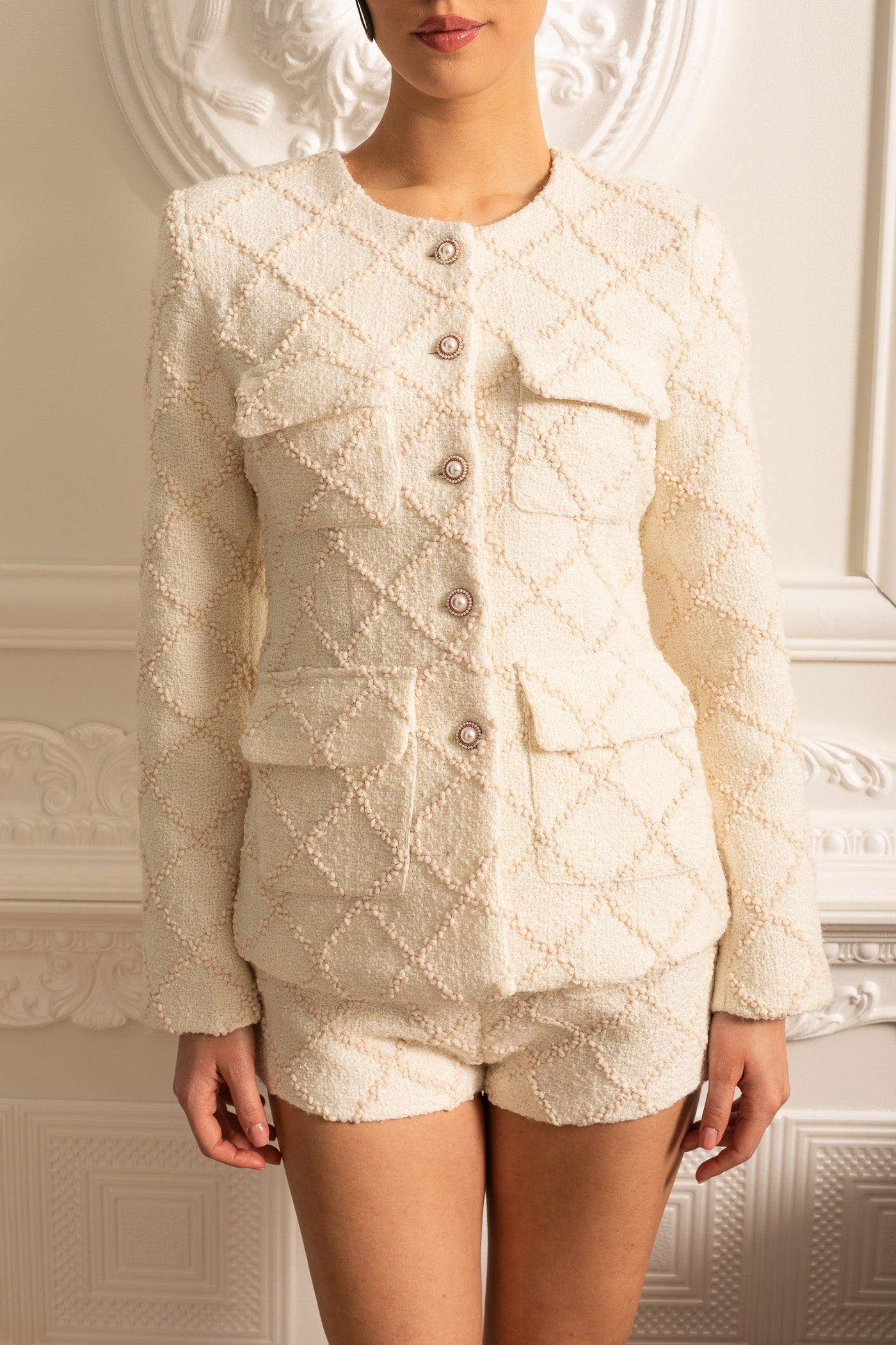 Textured Jacket With Gold Buttons And Matching Shorts - Ivoire