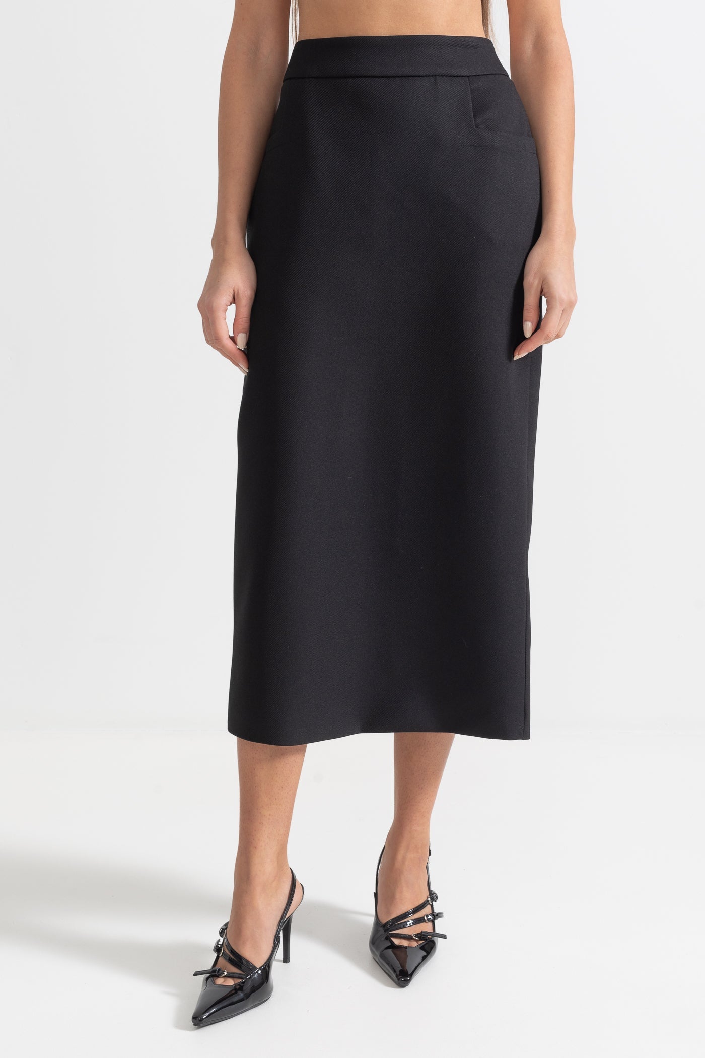 Ansamblu din două piese cu șal, manșete din blană artificială și fustă midi - Negru 