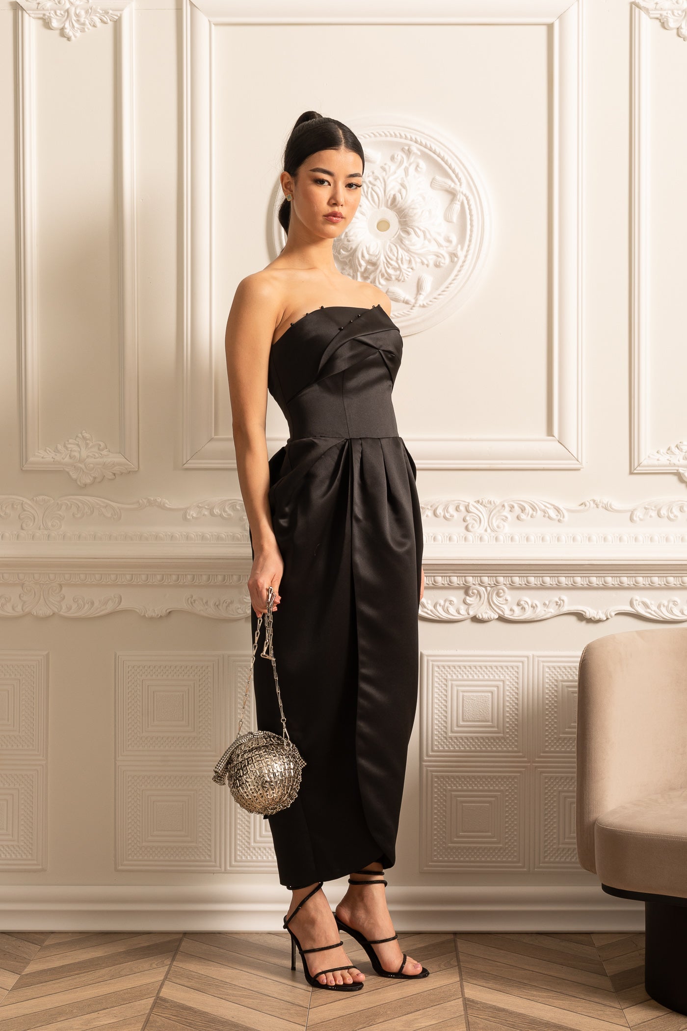 Rochie midi fără bretele cu detalii drapate la nivelul bustului - Negru 